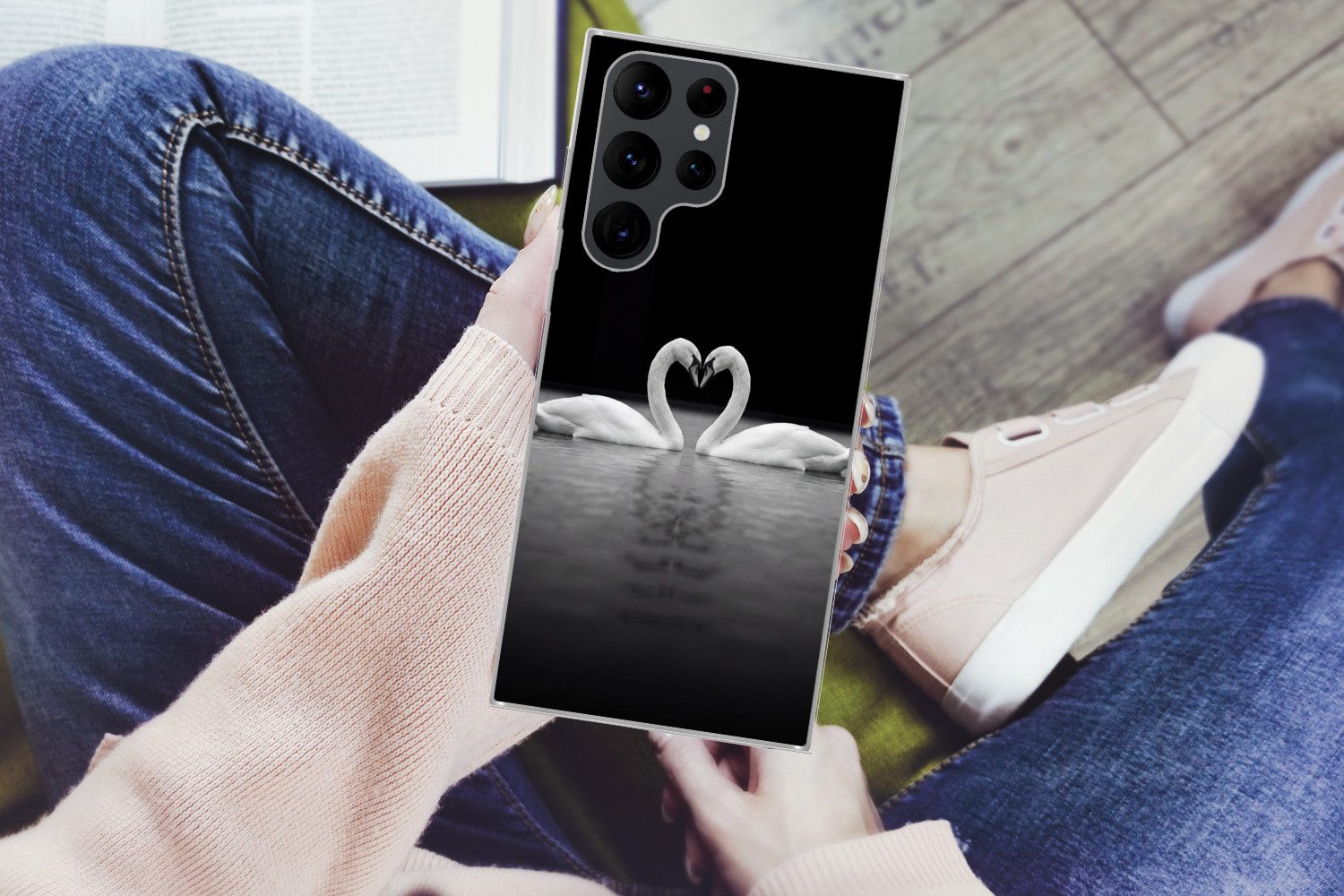 MuchoWow Handyhülle für Samsung Galaxy S22 Ultra Schwäne - Herz - Schwarz - Weiß, Phone Case, Silikon, Schutzhülle Dünn