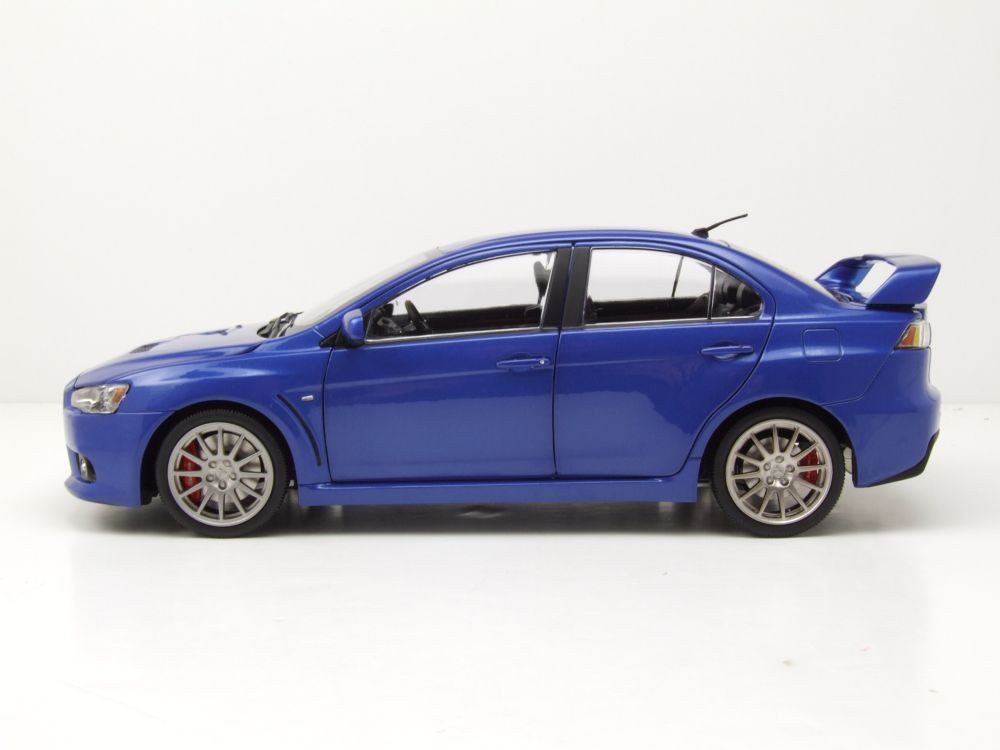 Sun Star Modellauto Mitsubishi Lancer Evo X blau metallic, Maßstab 1:18