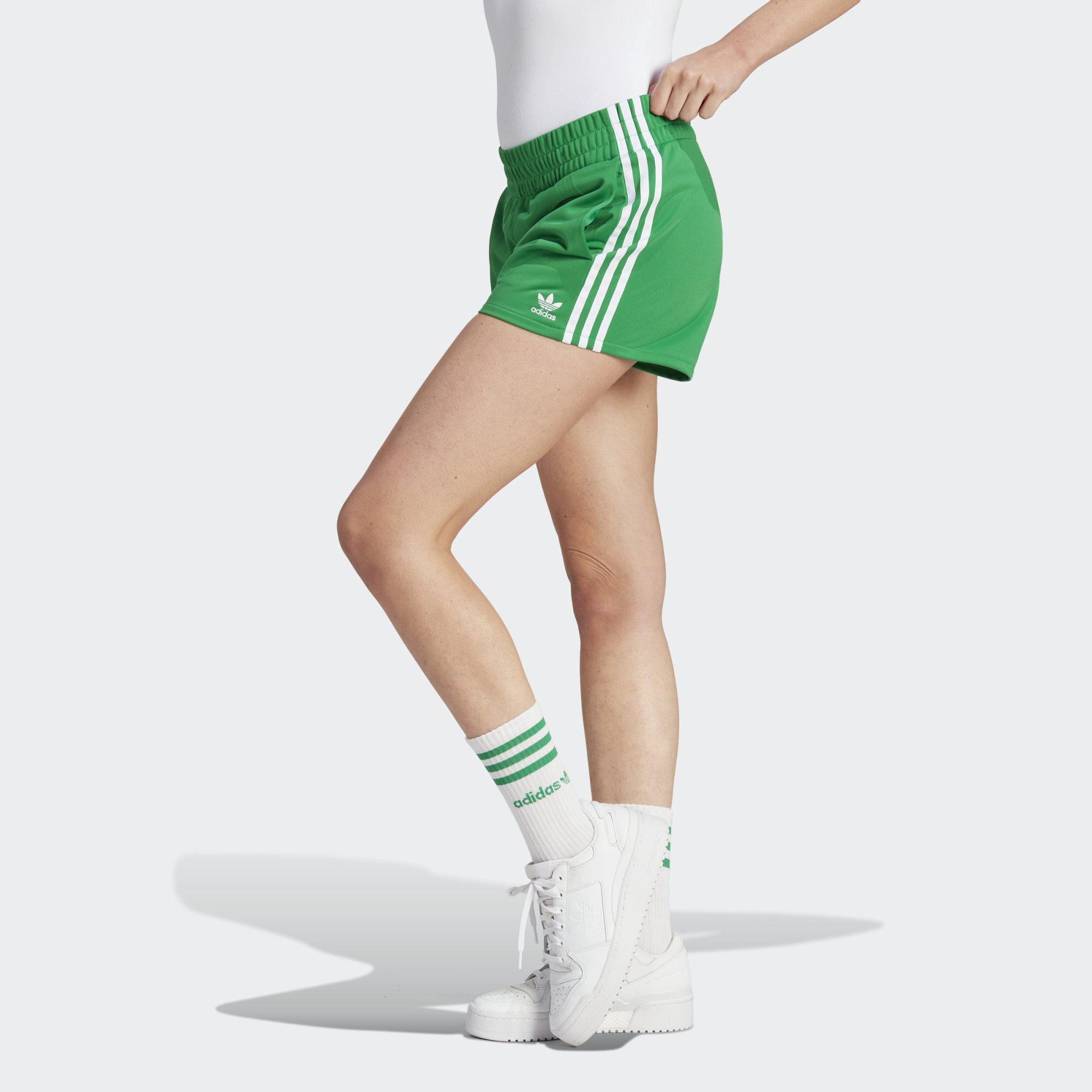 Frontlinie adidas Originals Funktionsshorts ADICOLOR 3-STREIFEN SHORTS Green