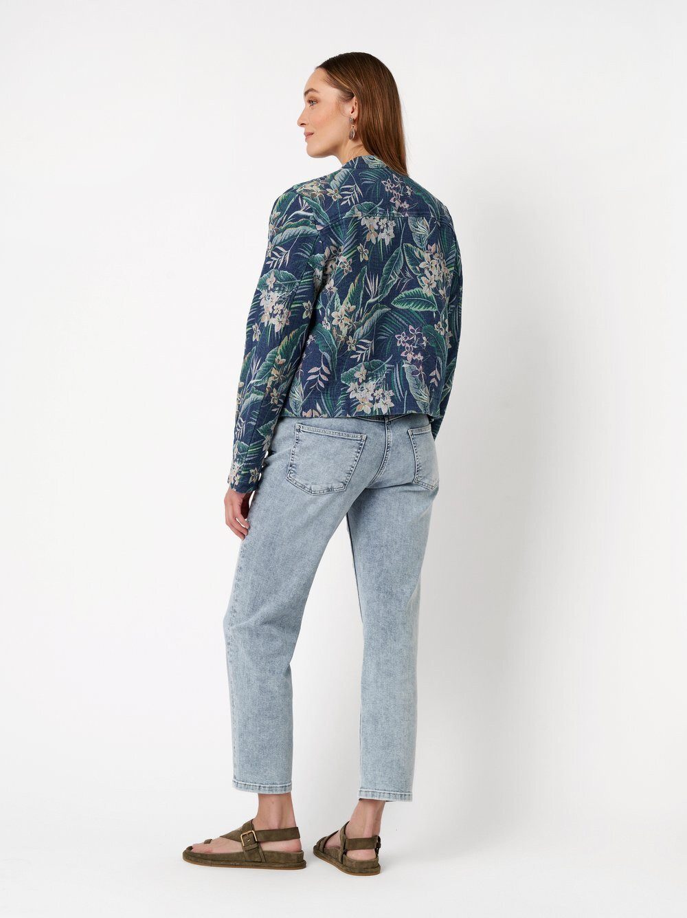 TONI Blusenjacke Jara aus Jacquard mit Blüten und Blättern
