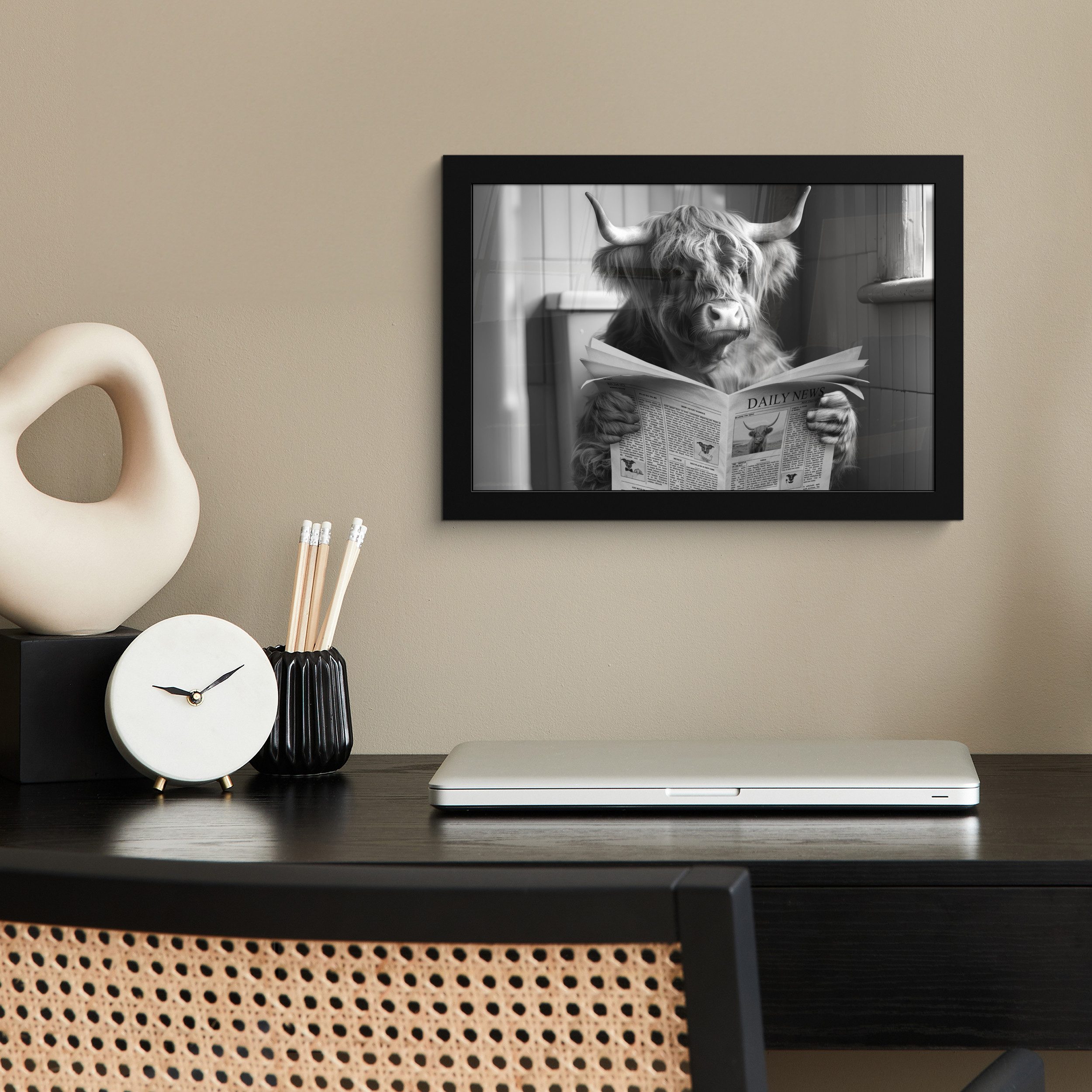 MuchoWow Poster Schottischer Highlander - Kuh - Zeitung - WC - Schwarz-Weiß günstig online kaufen