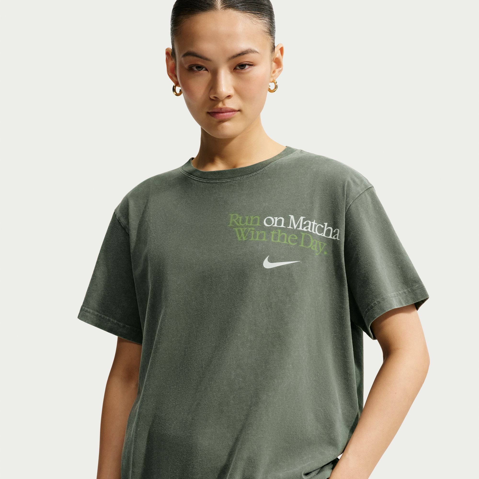 Nike Sportswear T-Shirt Nike Sportswear Women's T-Shirt mit Rundhalsausschnitt, in normaler Länge