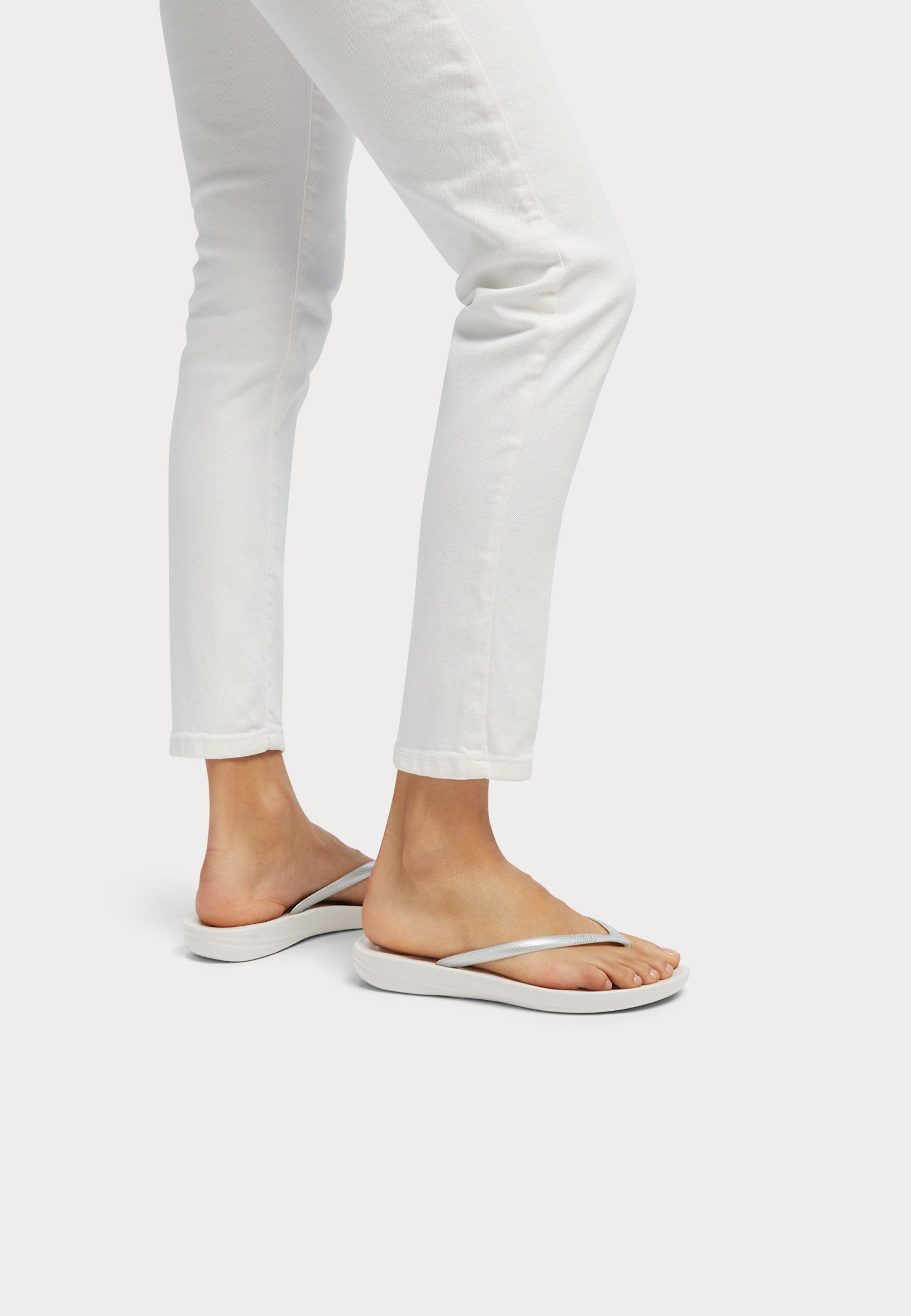 Fitflop IQUSHION Zehentrenner, Keilabsatz, Sommerschuh, Schlappen günstig online kaufen