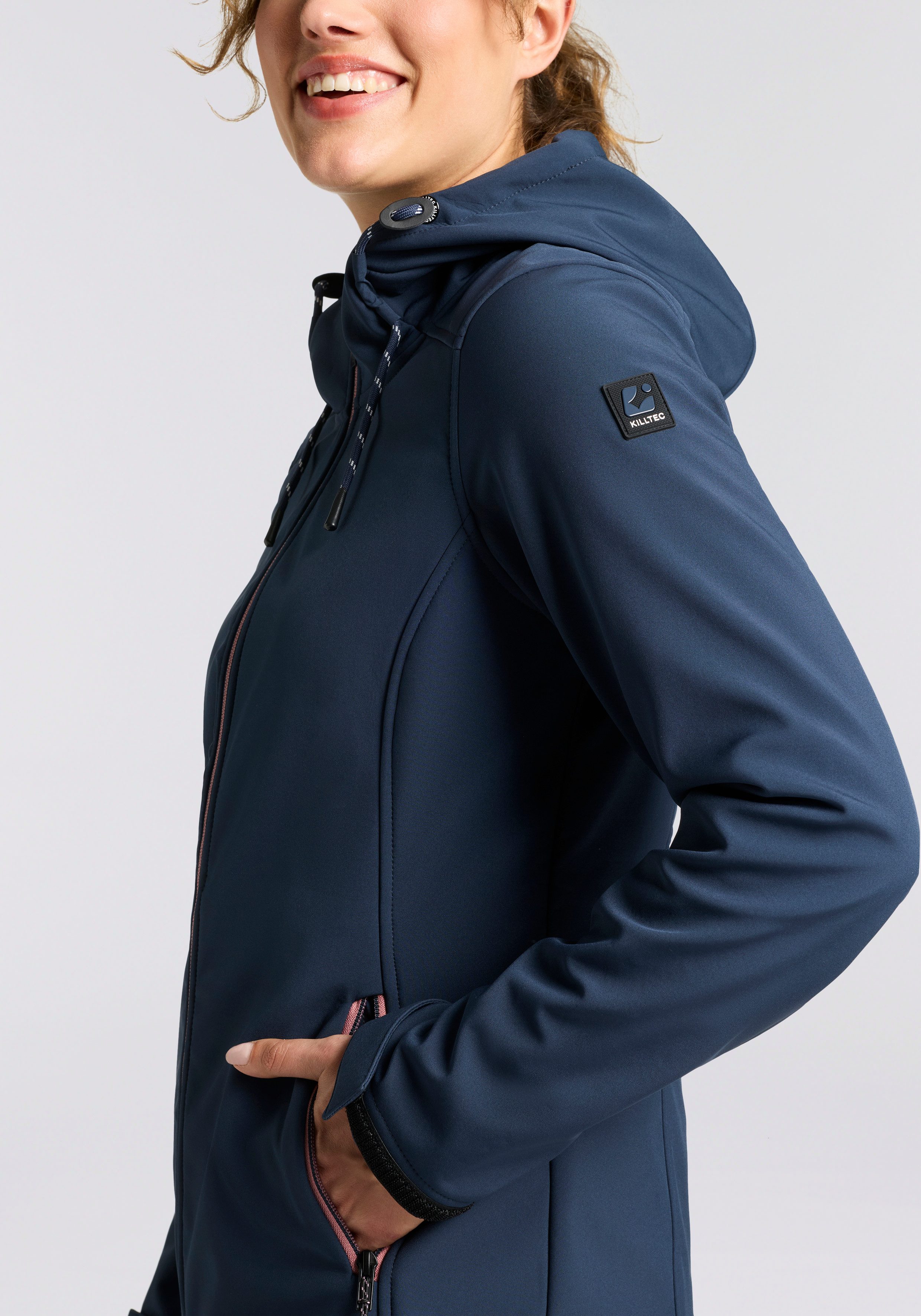 Killtec Softshelljacke KOW 8 WMN SFTSHLL JCKT mit verstellbarer Kapuze, mit 2-Wege-Reißverschluss, atmungsaktiv
