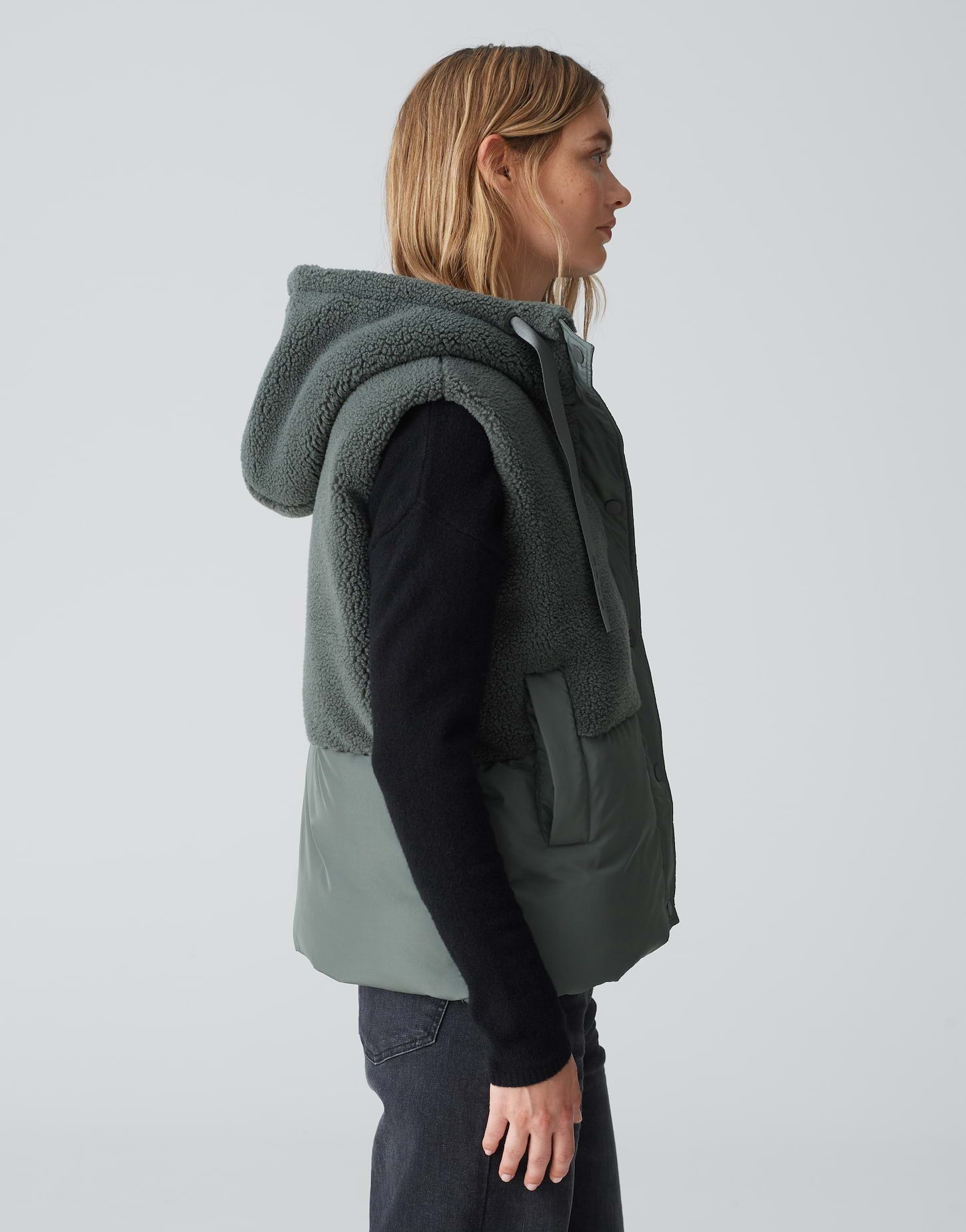 OPUS Longweste Outdoorweste WINDUS Loose aus Material Mix