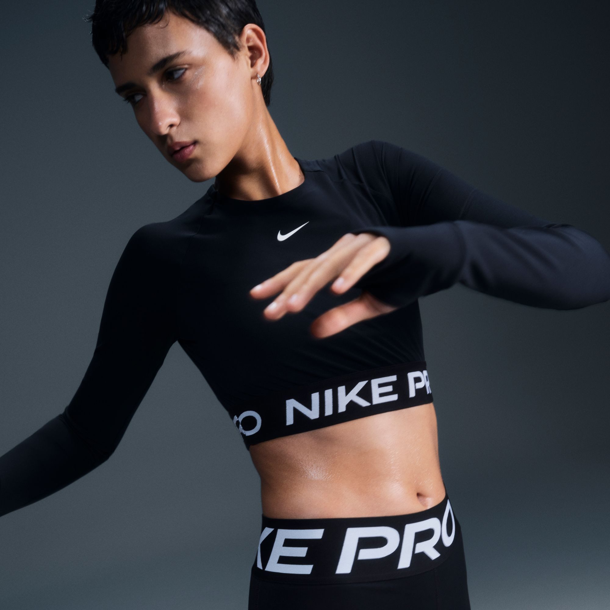 Nike Funktionsshirt NIKE PRO DF 365 CROP LS Rundhalsausschnitt, Kurzarm, leichtes, geschmeidiges Material