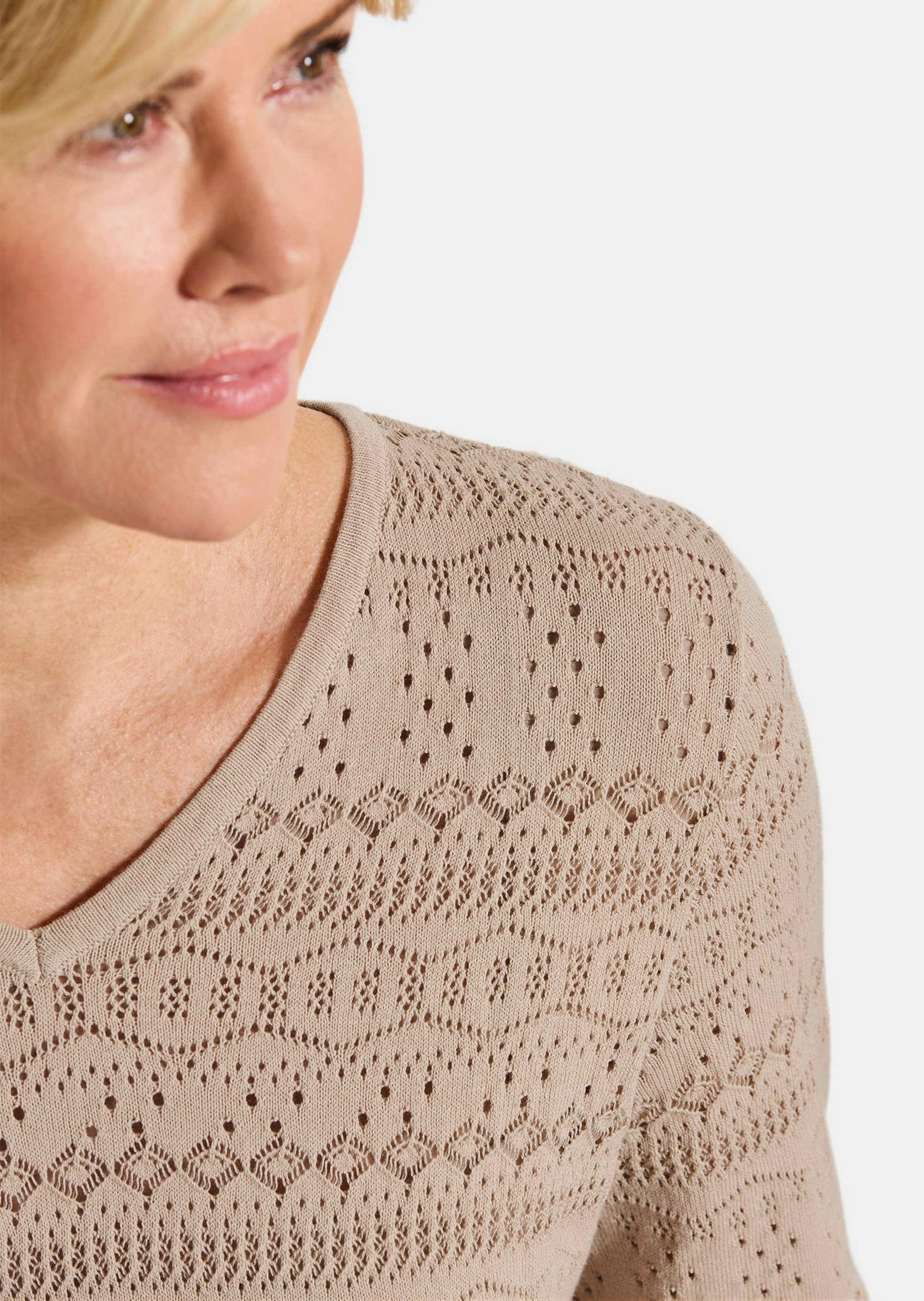 GOLDNER Strickpullover Kurzgröße: Sommerpullover mit V-Ausschnitt Baumwollpullover mit Ajourmuster, V-Ausschnitt und 3/4-Ärmeln