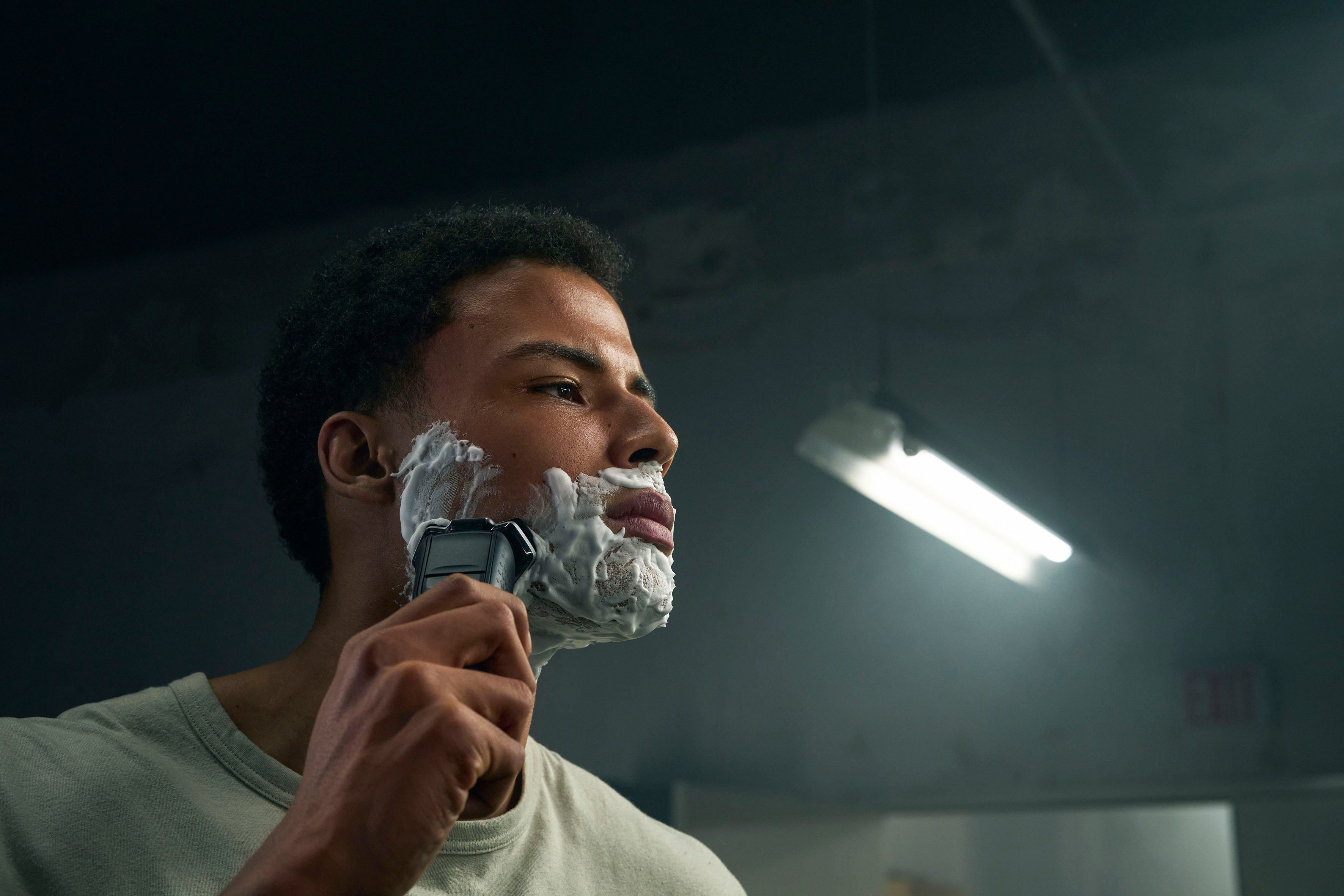 Philips Elektrorasierer Shaver Series 5000 S5898/25, ausklappbarer Präzisionstrimmer, Ladestand, mit SkinIQ Technologie