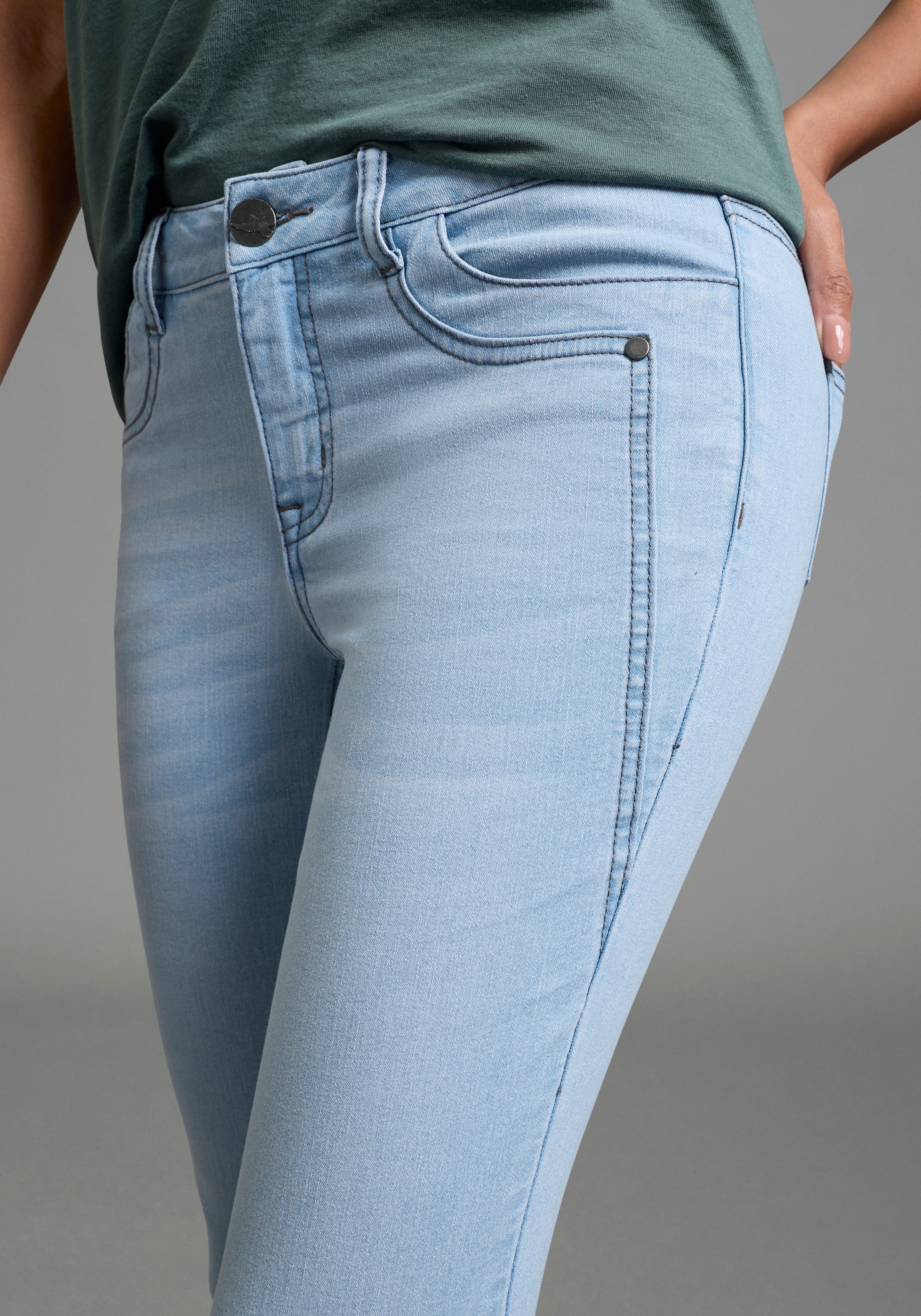 Arizona Caprijeans Skinny Fit, 3/4-Länge, mit Eingrifftaschen und Gesäßtaschen