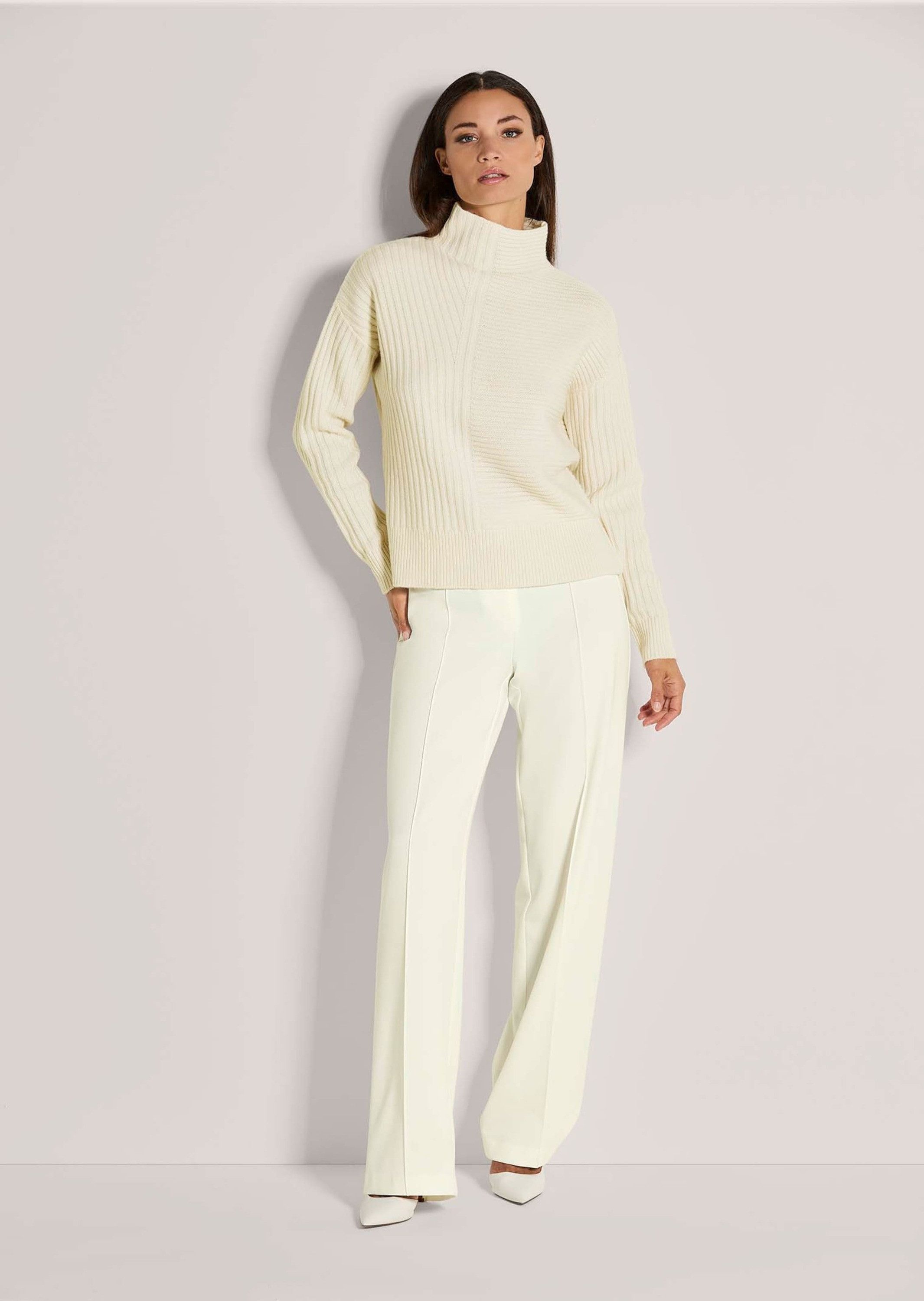 MADELEINE Strickpullover Eleganter Wollpullover mit Stehkragen Herbstsweater mit edlem Strickmuster und Langarm