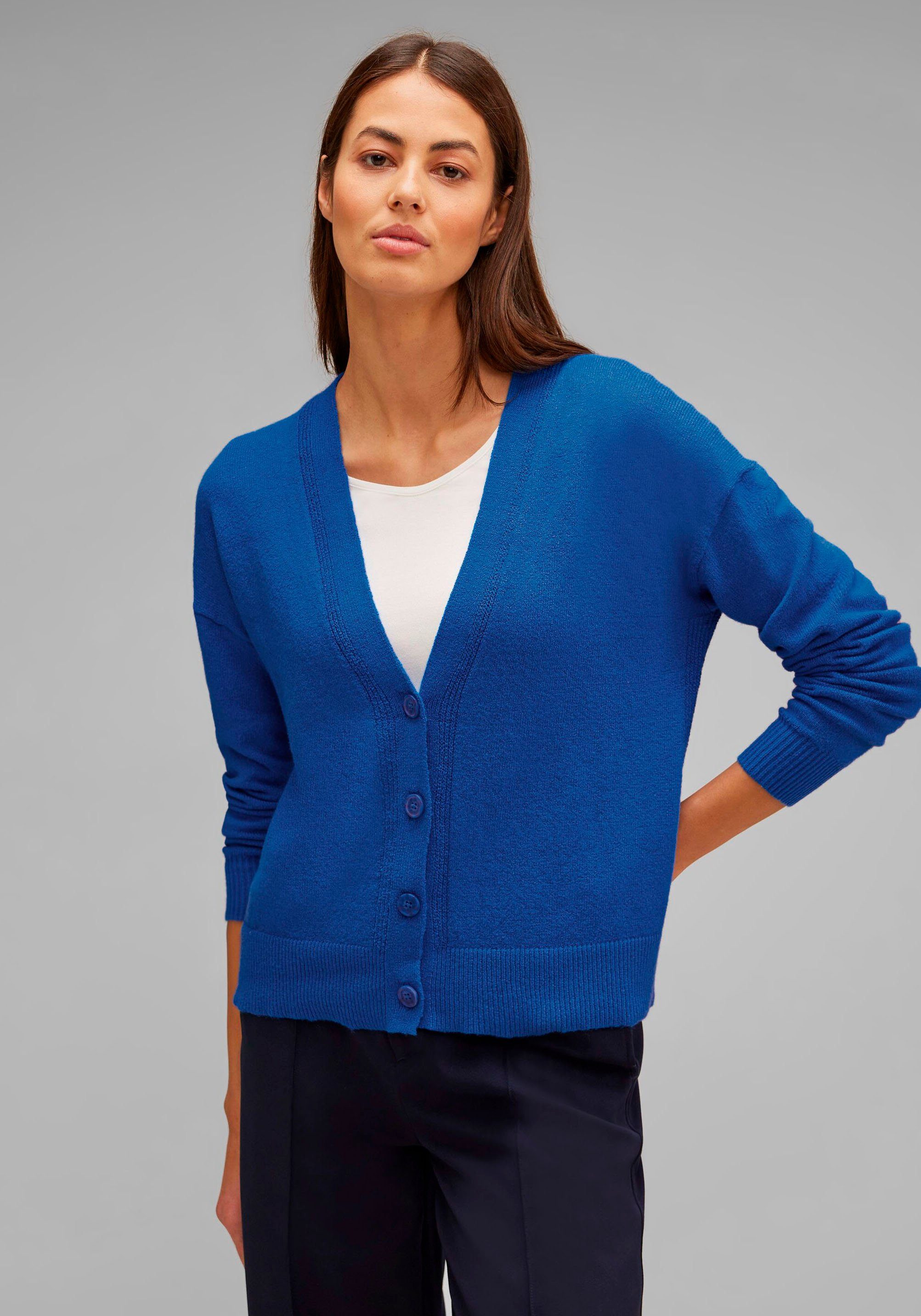 Knopfverschluss mit gentle STREET ONE blue Strickjacke