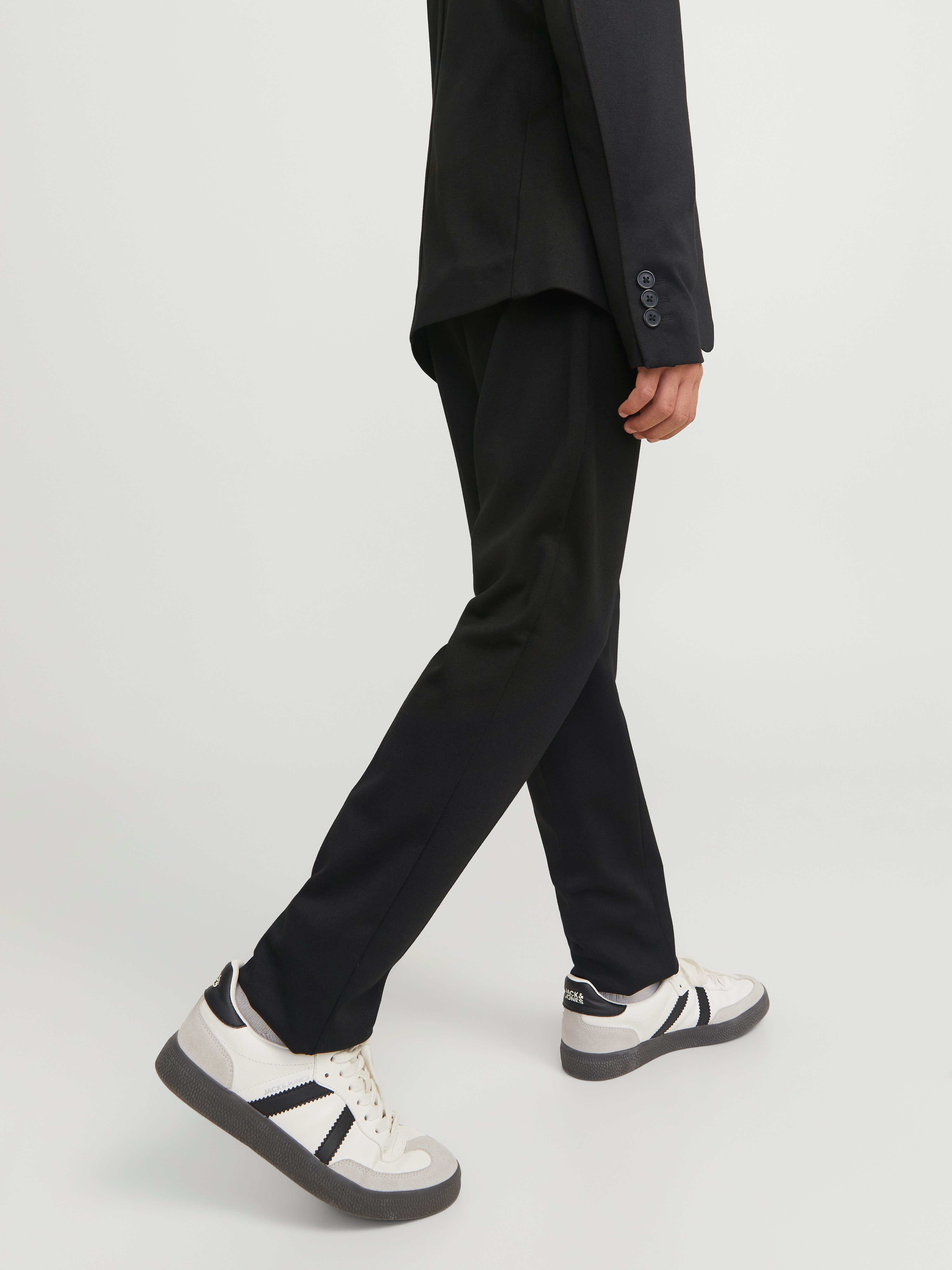 Jack & Jones Junior Anzughose JJEJAXON bietet Komfort durch elastische Passform unifarben, modisch, slim fit, Web