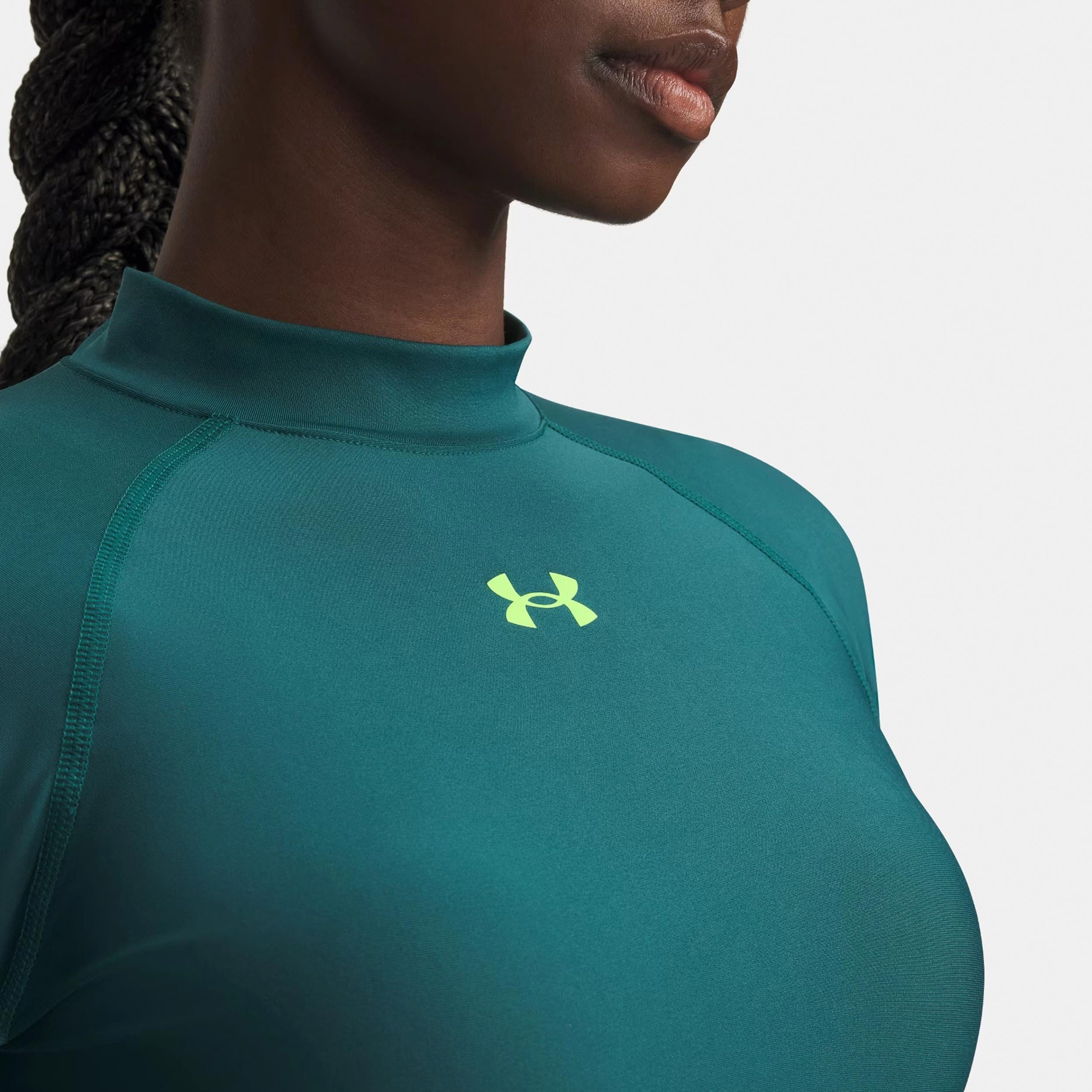 Under Armour® Longsleeve HeatGear Crop Mock