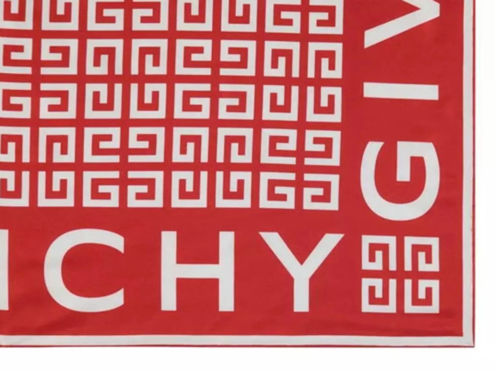 GIVENCHY Seidentuch Schal 4G Logo Tuch, Das ikonische 4G-Monogramm unterstreicht die luxuriöse Ästhetik