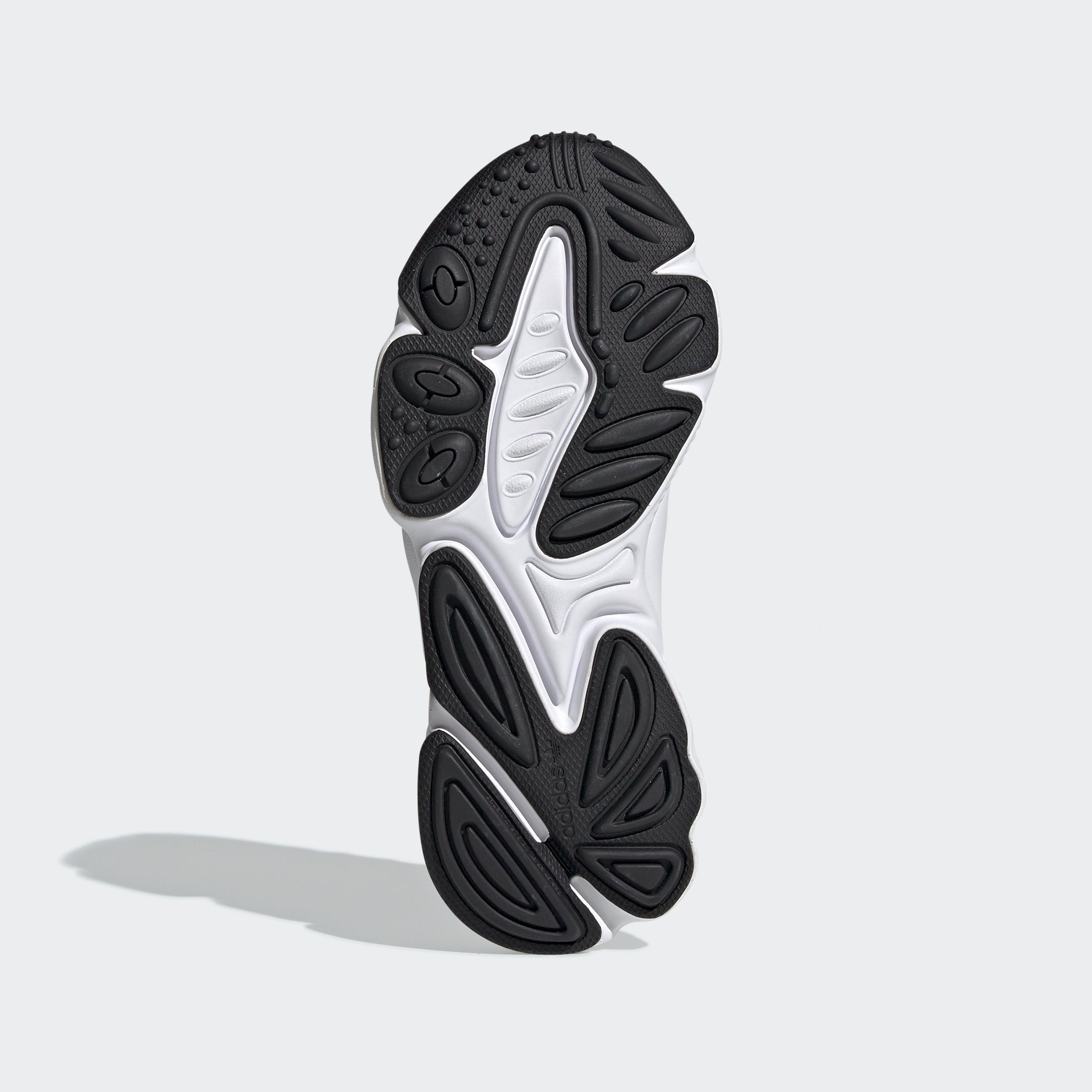 White Black Originals Cloud White adidas / Cloud Core OZWEEGO Sneaker /