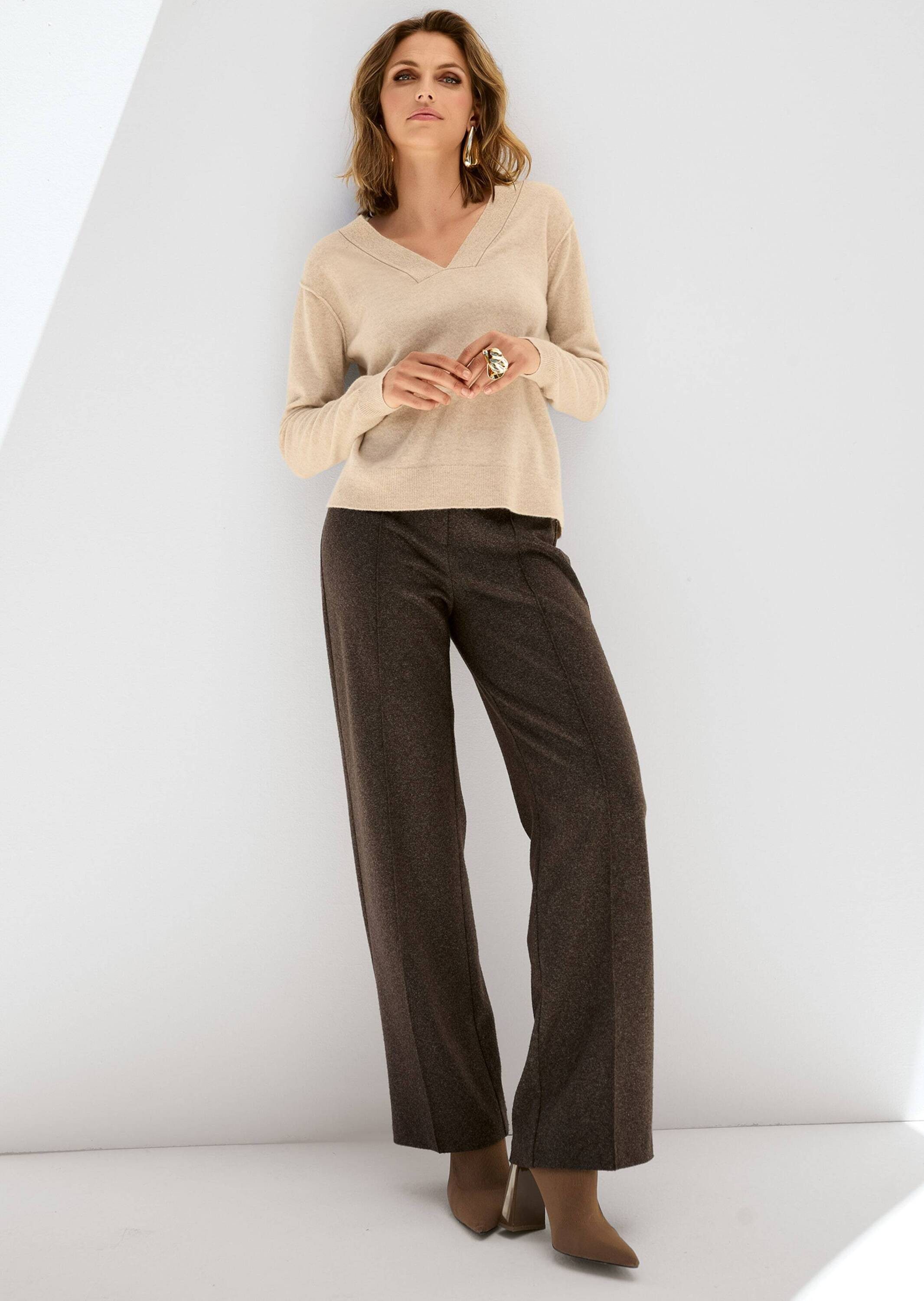 MADELEINE Strickpullover Kurzer V-Pullover mit Good Kaschmir