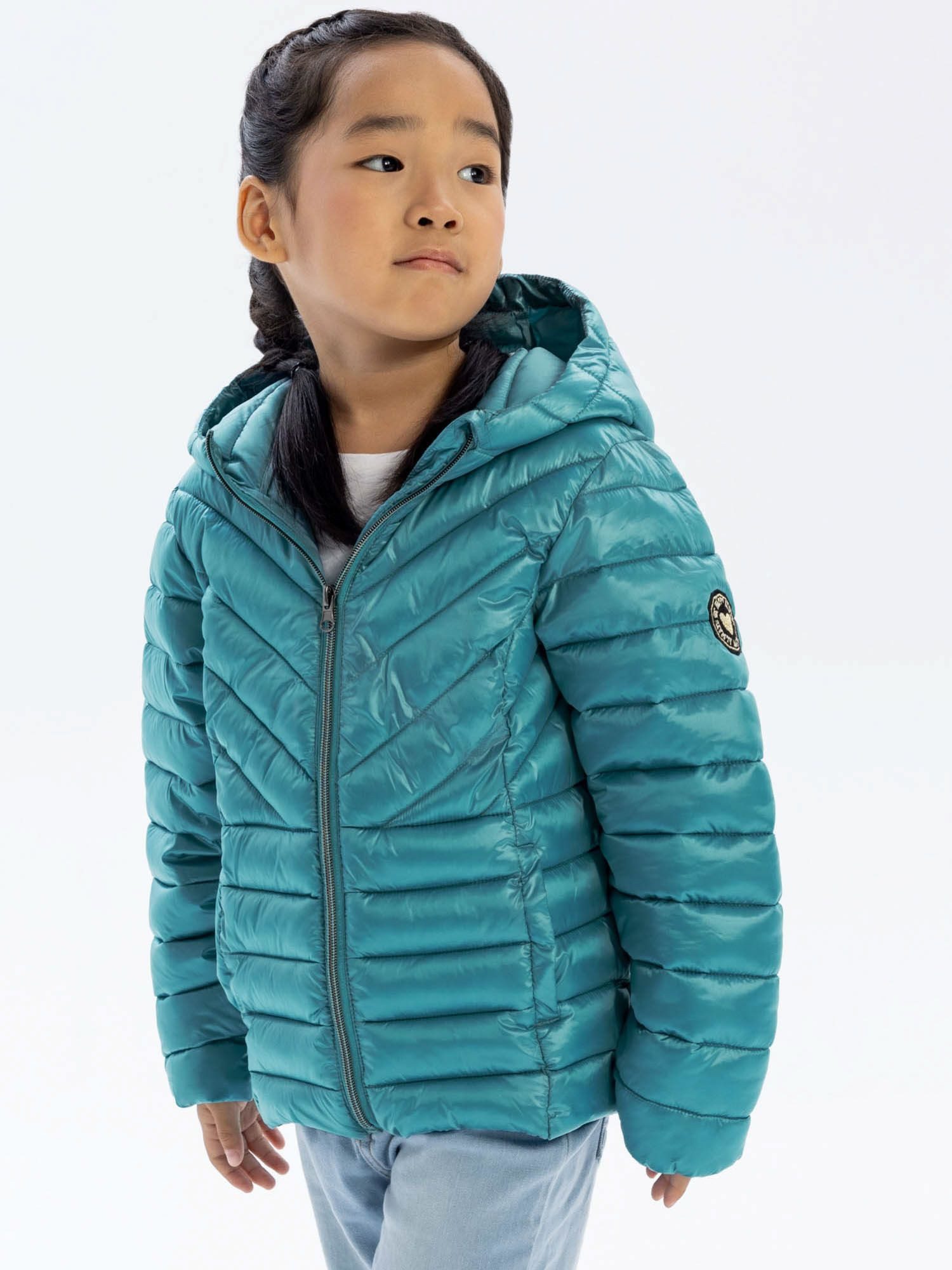 MINOTI Winterjacke Steppjacke mit Kapuze, im Metallic-Look Metallic-Look, trendiger Aufnäher, feste Kapuze