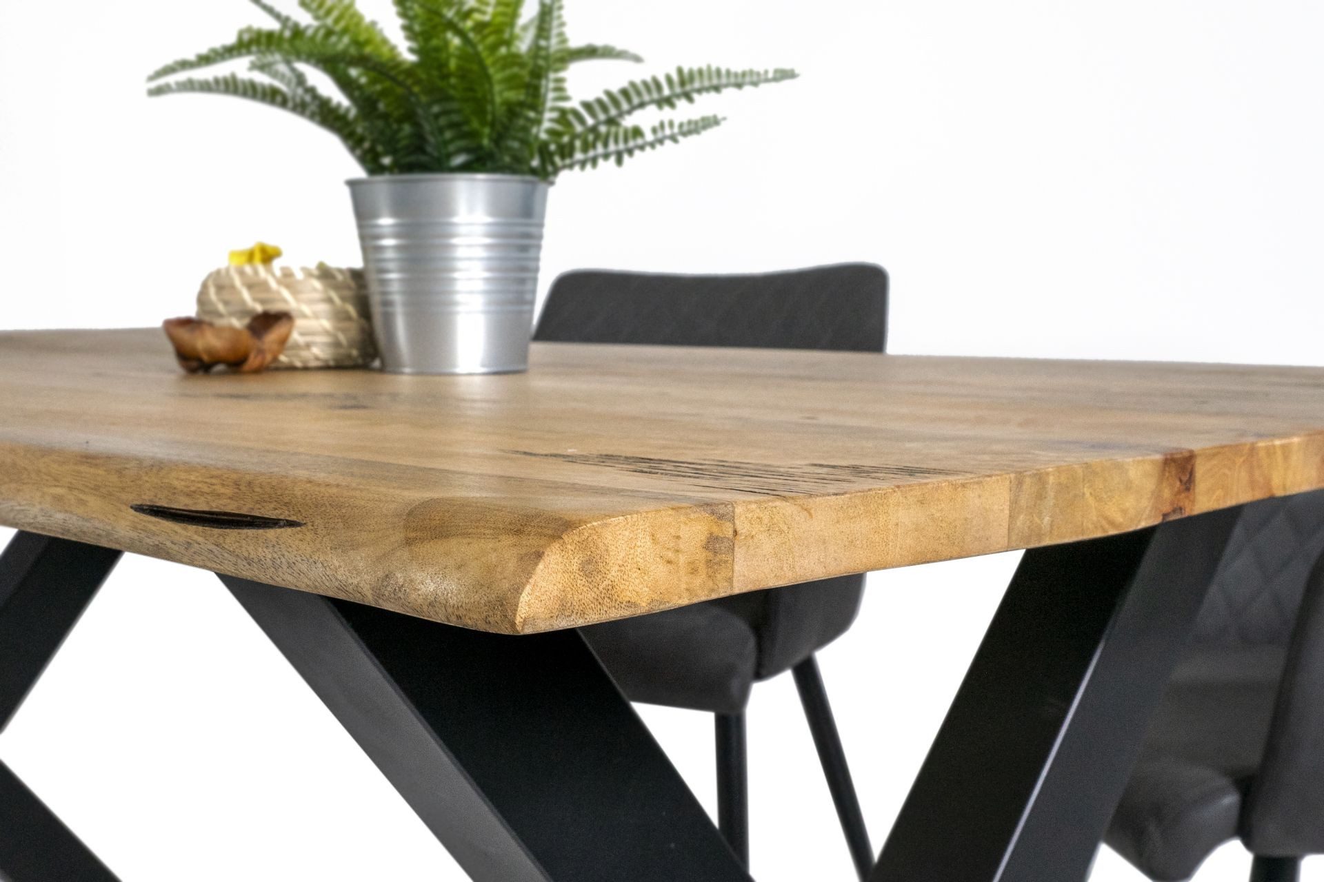 SAM® Baumkantentisch Panther, Mangoholz, Baumkante, verschiedene Metallgestelle