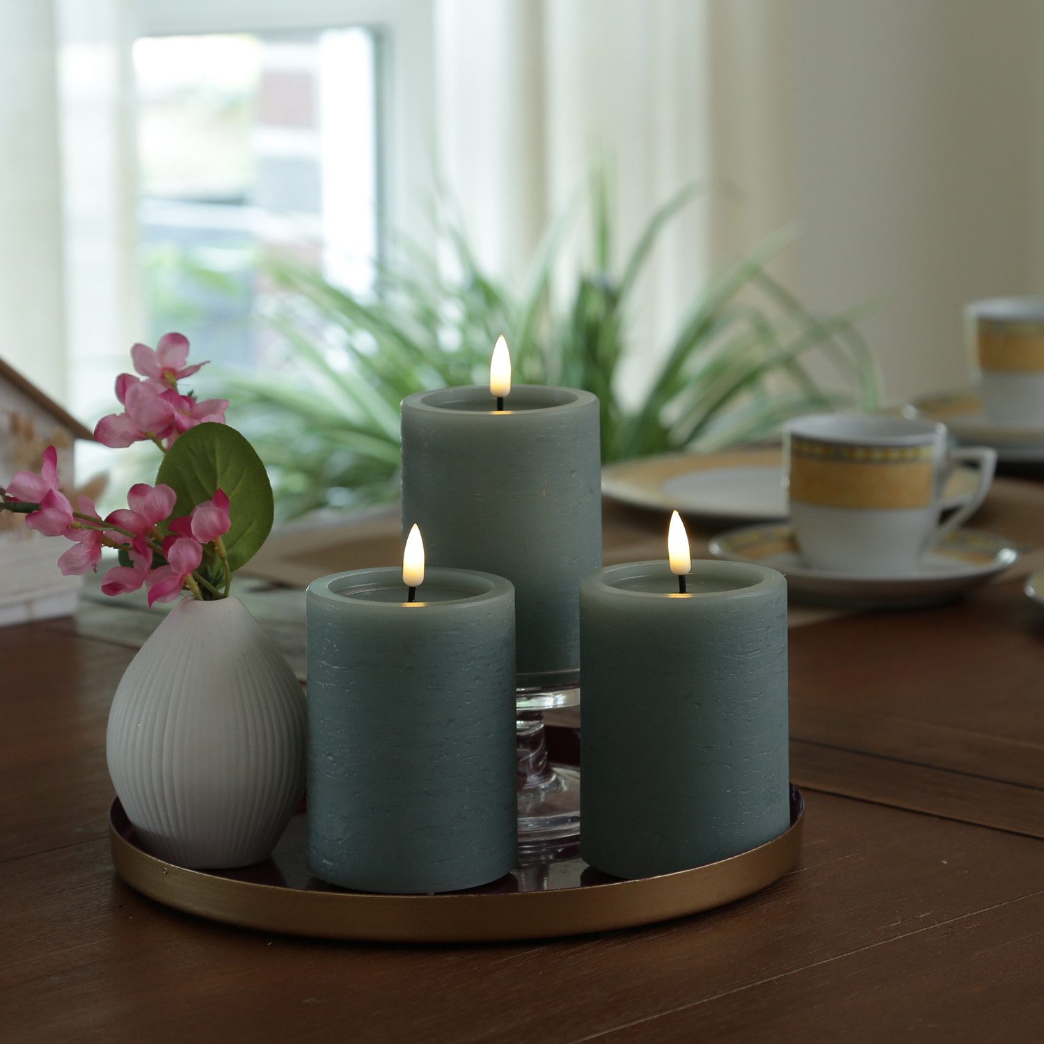 UNIQUE candles LED-Kerze UNIQUE Stumpenkerze Rustik-Optik Echtwachs 7,5x10cm bis 1500Std grün., LED Classic, warmweiß (2100K bis 3000K)