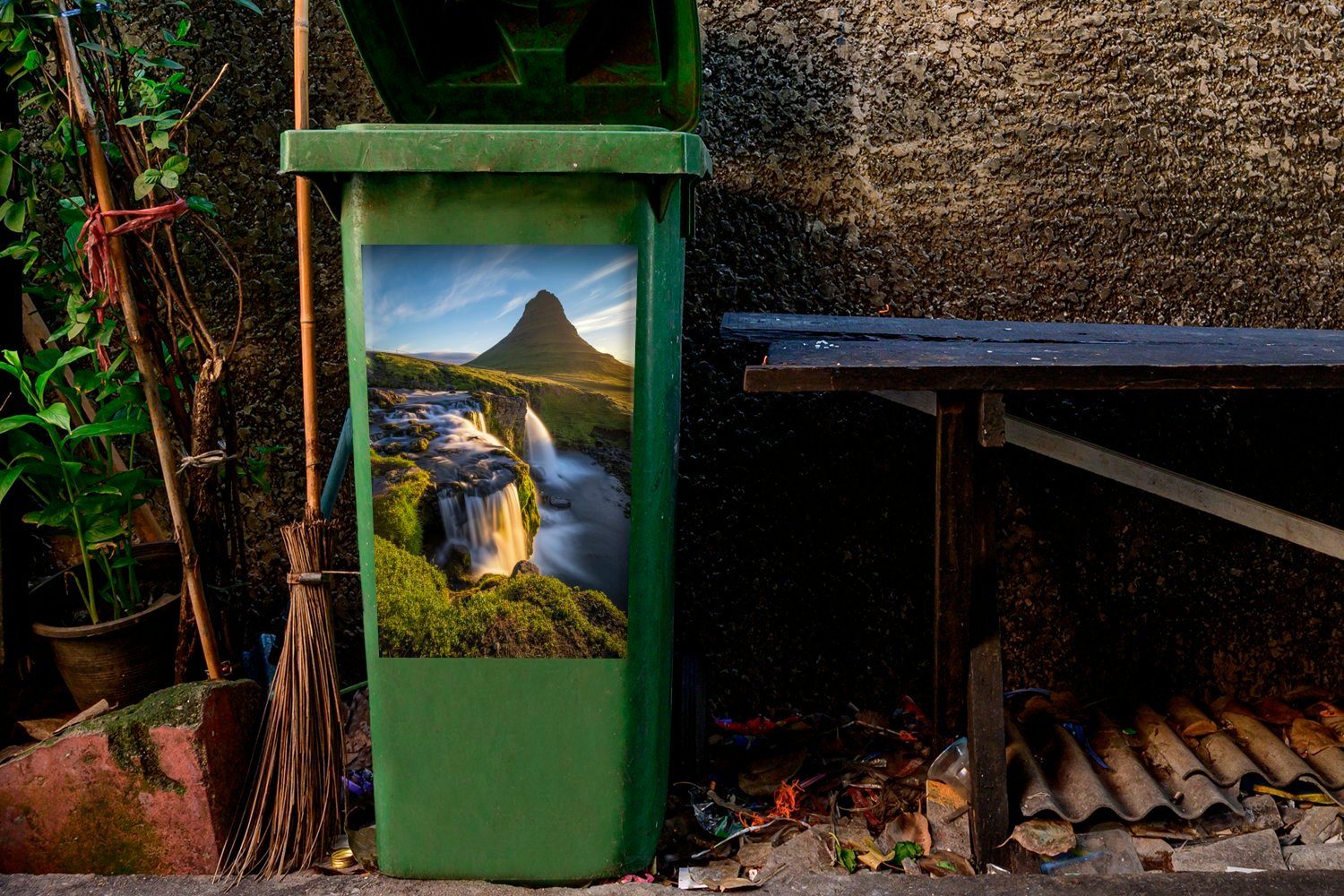 Vulkan Island Mülleimer-aufkleber, Mülltonne, Wandsticker Sticker, in MuchoWow Abfalbehälter (1 Kirkjufell St), Container,