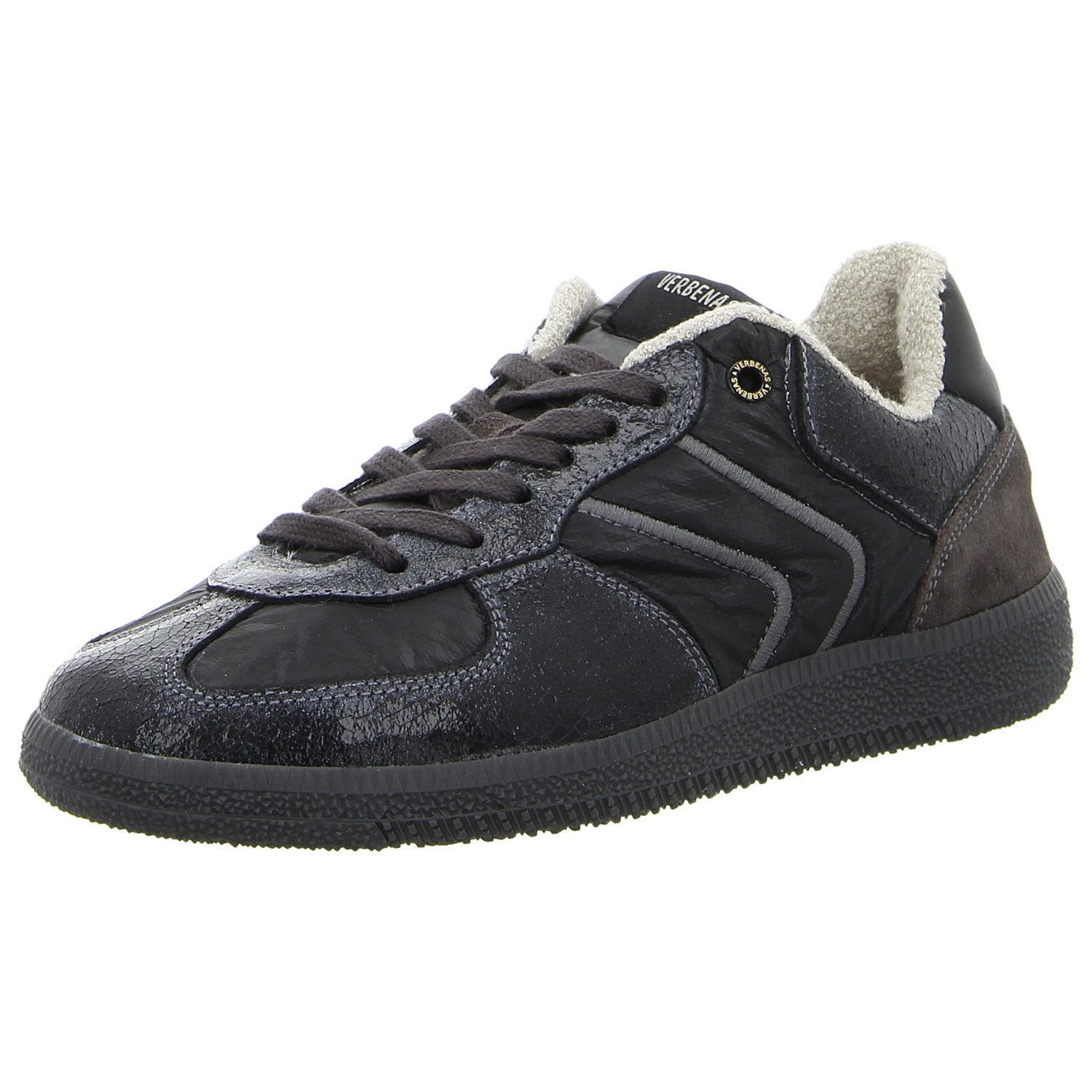 Sora Sneaker