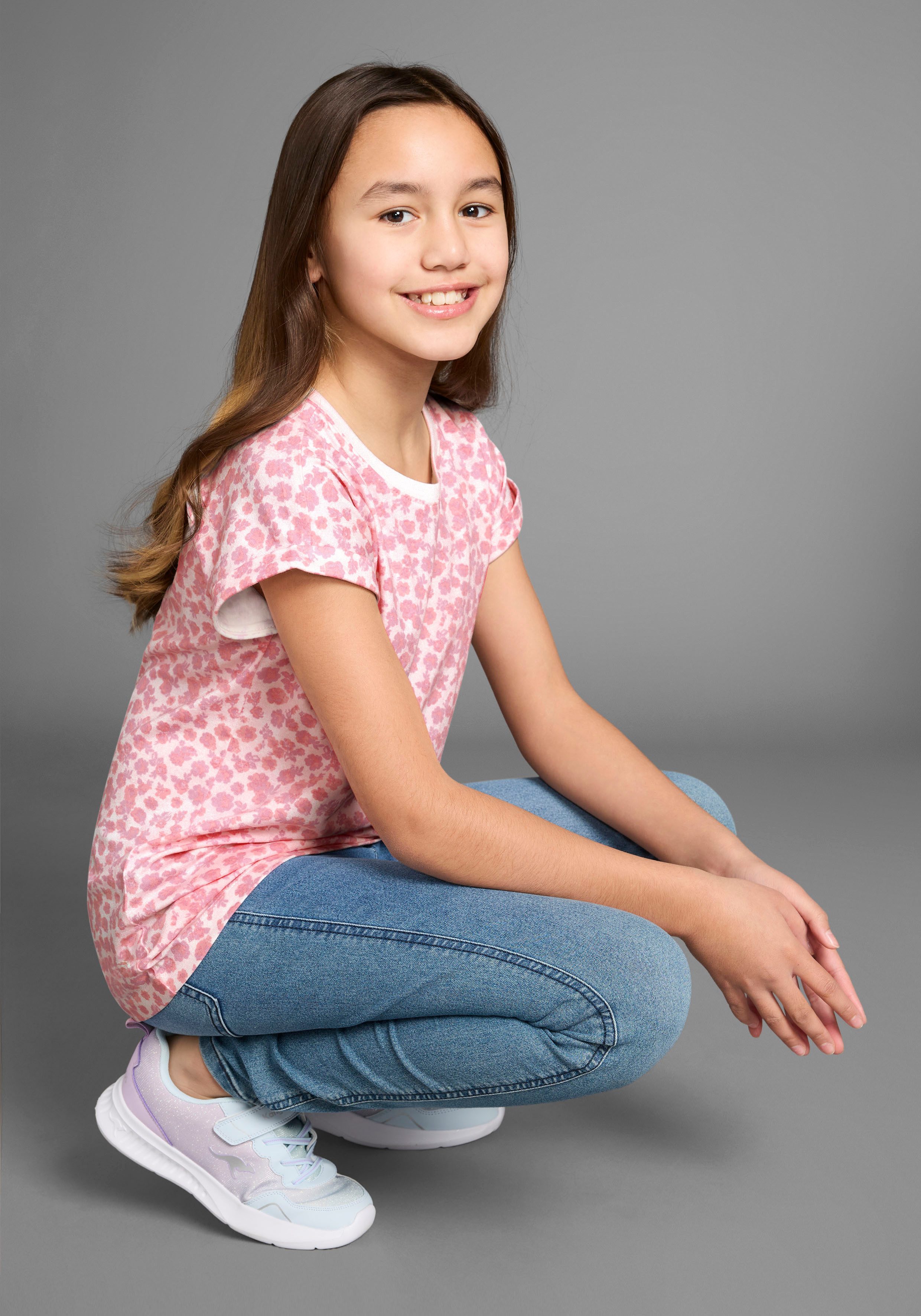 KangaROOS T-Shirt Allover-Muster Kurzarm, bequeme Passform, aus Jerseystoff, elastisches Material