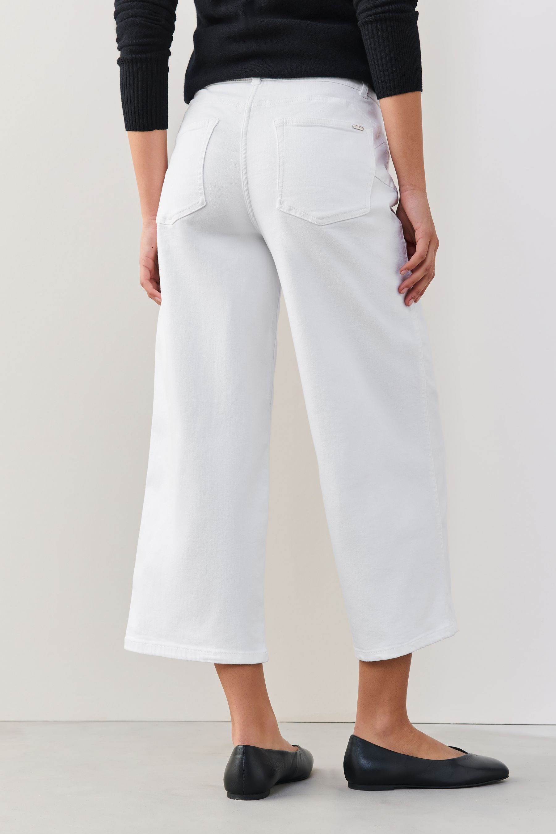 Next Slim-fit-Jeans Verkürzte Lift, Slim & Shape Jeans mit weitem Bein (1-tlg)