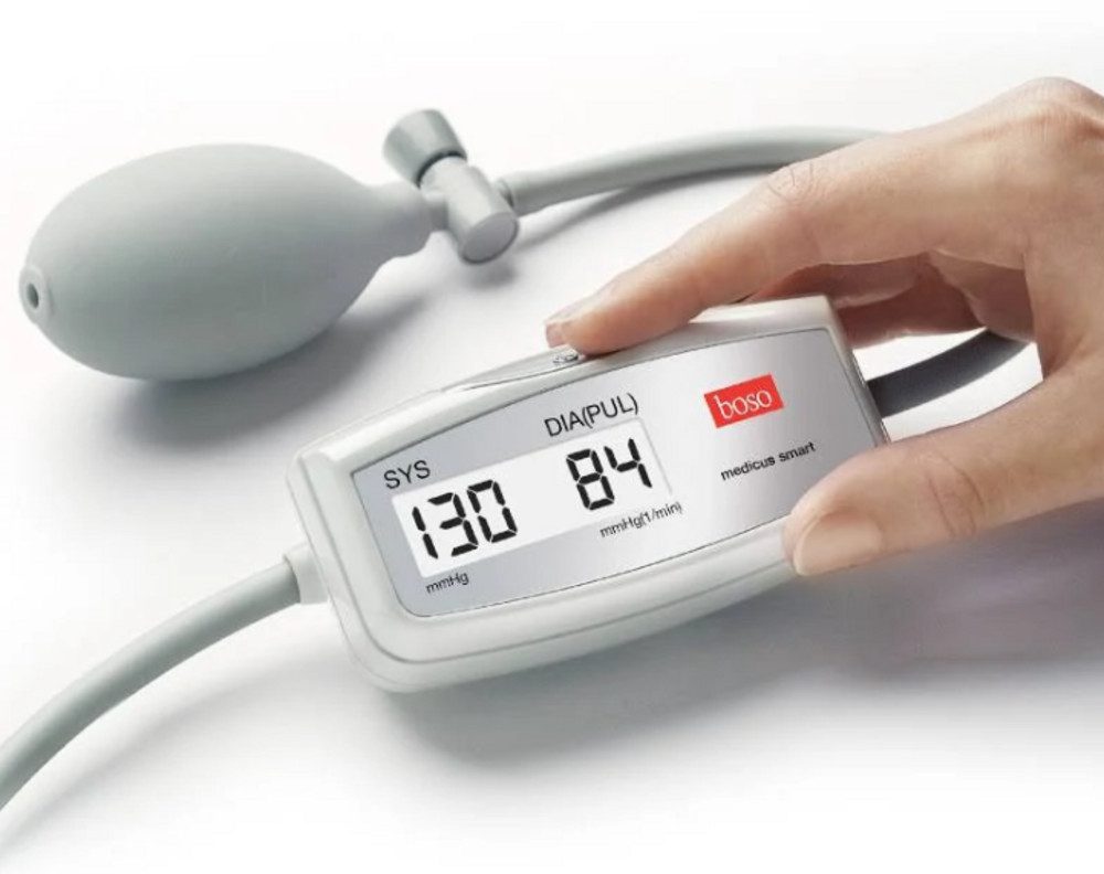 boso Oberarm-Blutdruckmessgerät Medicus Smart Blutdruckmessung mit Arrhythmie-Erkennung, Memomatic für ein schonendes Aufpumpen, Einfache Anwendung, Top für unt – Bild 4 von 4
