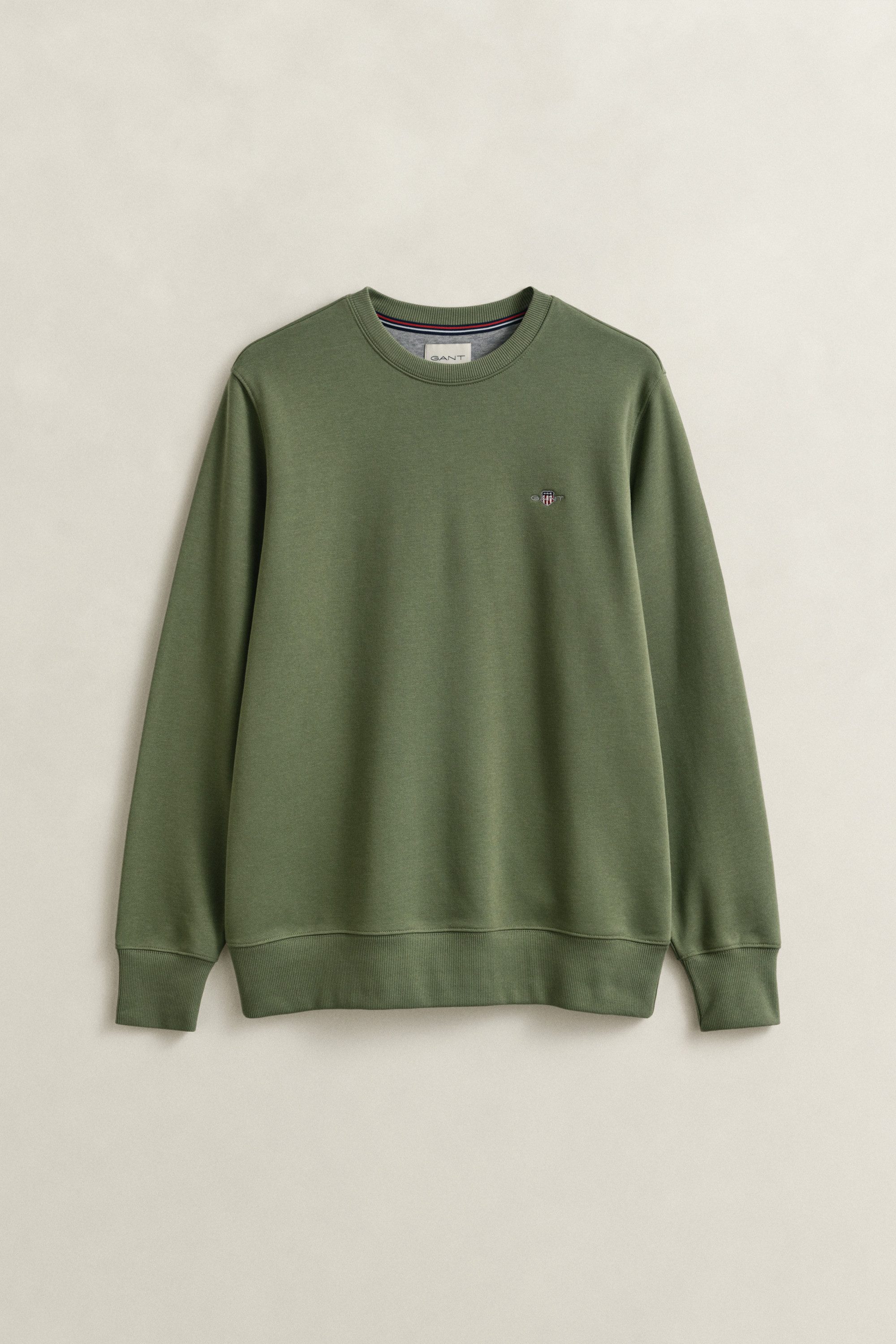 Gant Sweatshirt REG SHIELD C-NECK SWEAT mit Logostickerei auf der Brust günstig online kaufen