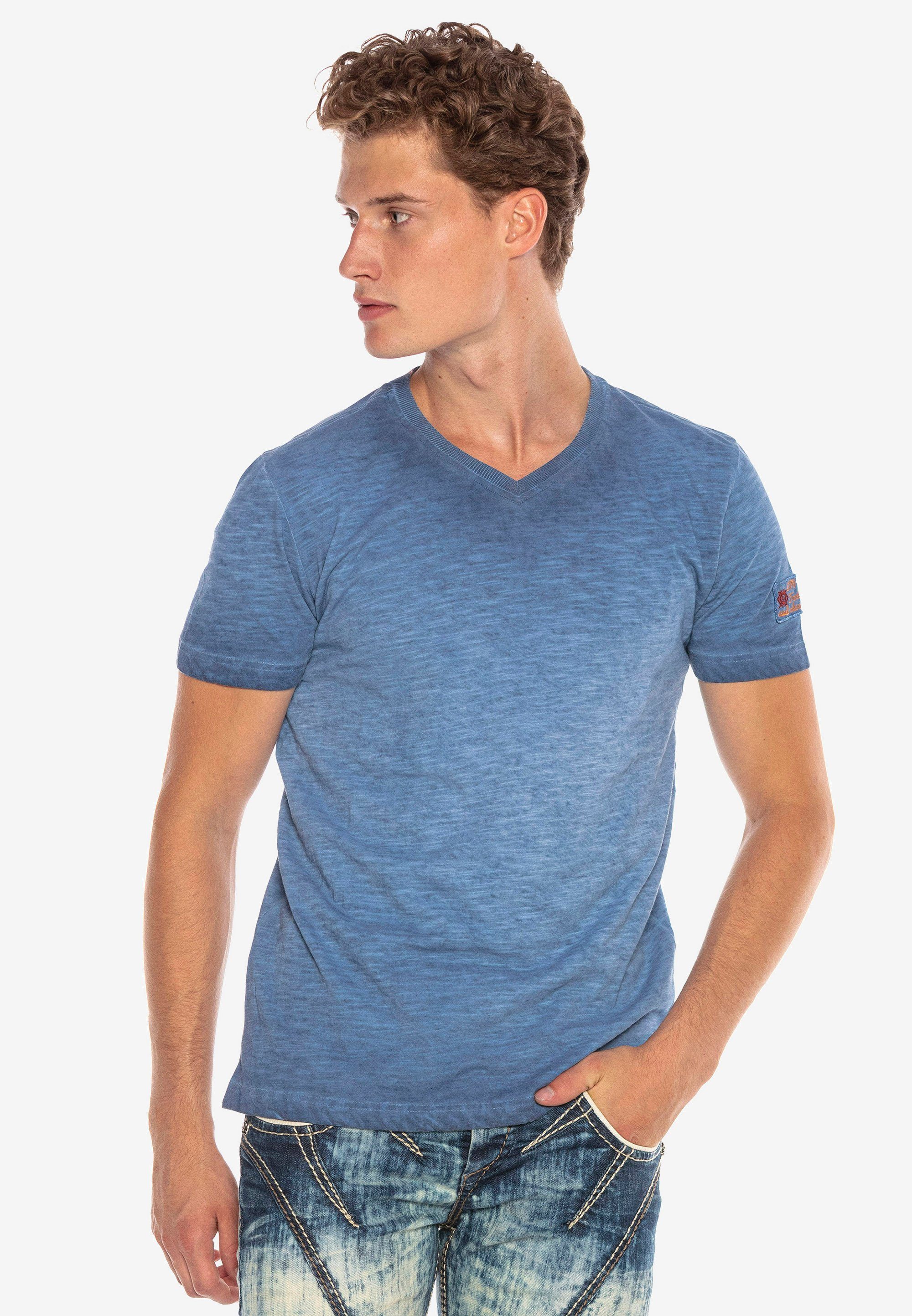 Cipo & Baxx T-Shirt mit kleinem Logo-Patch indigo | V-Shirts