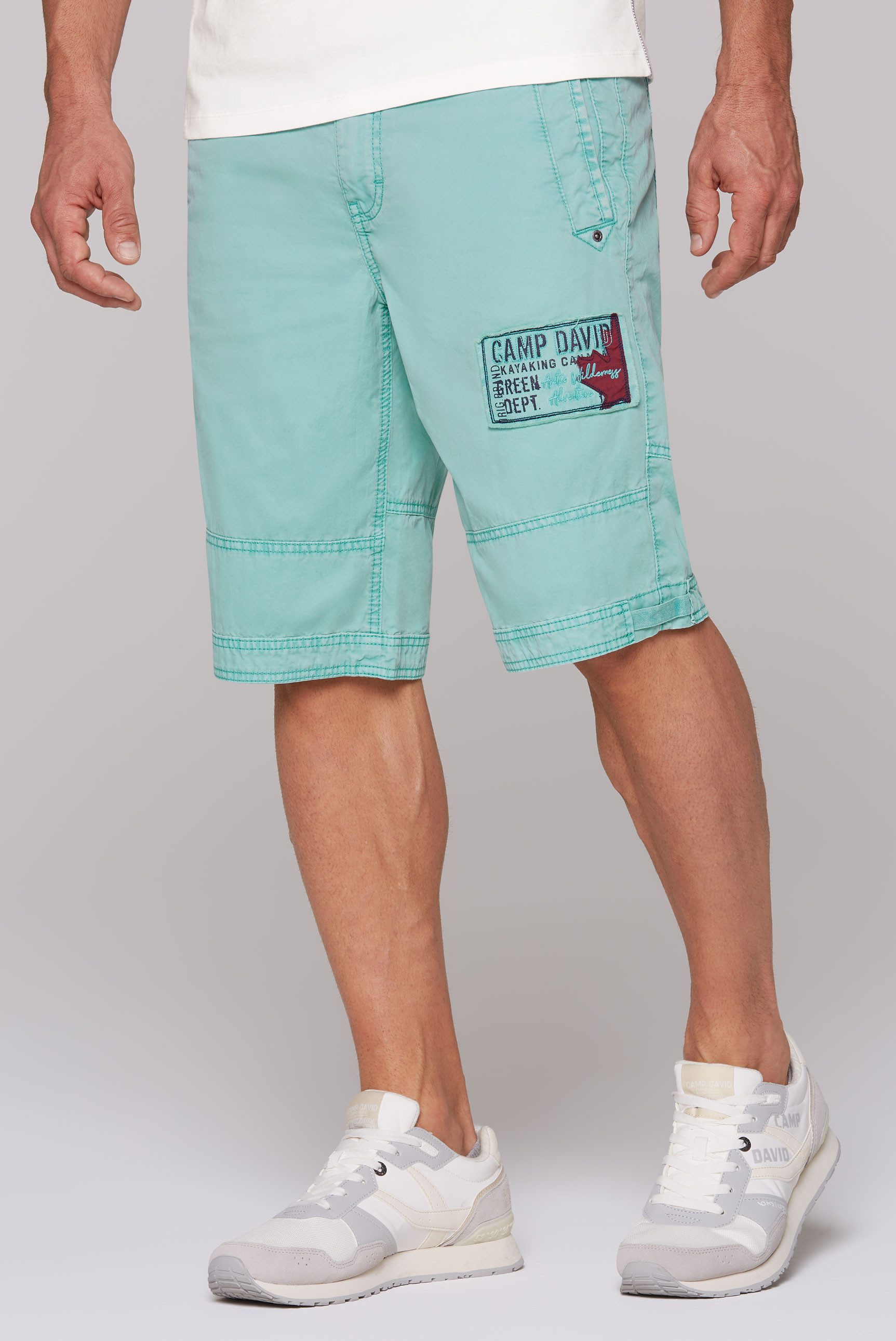 CAMP DAVID Bermudas mit großem Logo-Aufnäher günstig online kaufen