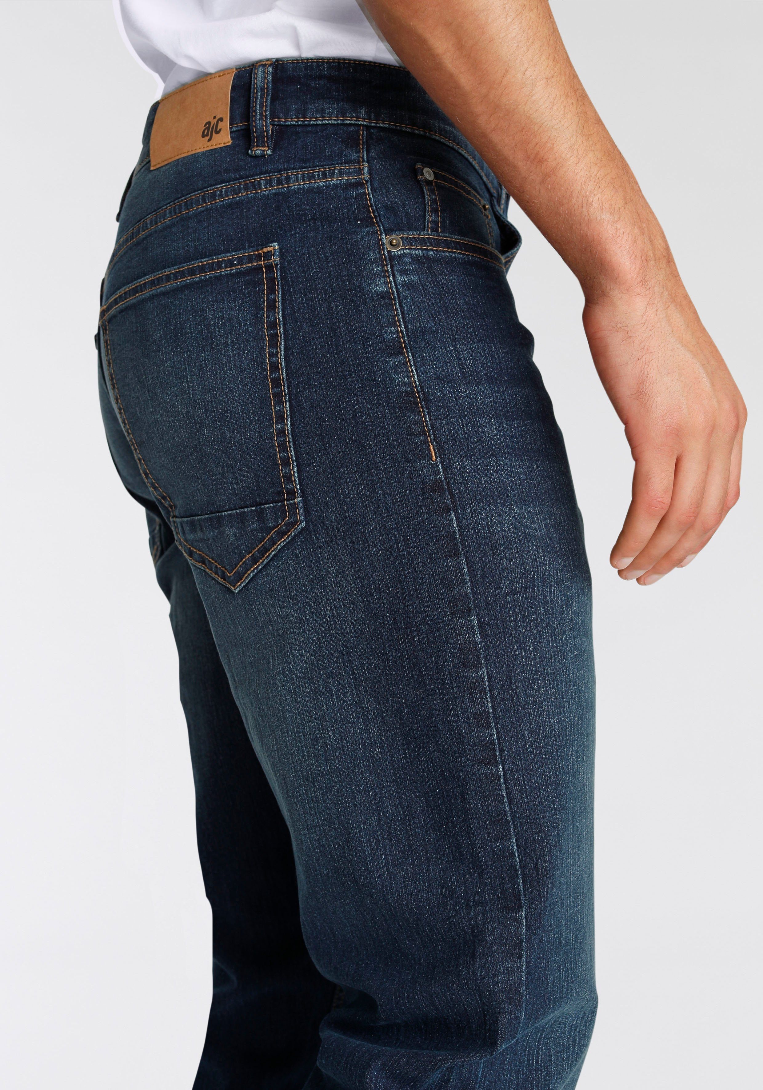 5-Pocket-Style AJC Comfort-fit-Jeans dark blue im