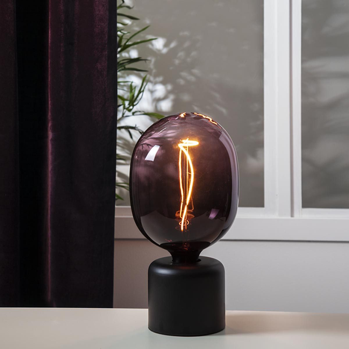 STAR TRADING LED-Leuchtmittel E27 Design Birne COLOUR-MIX violett 270x175mm dimm, warmweiß