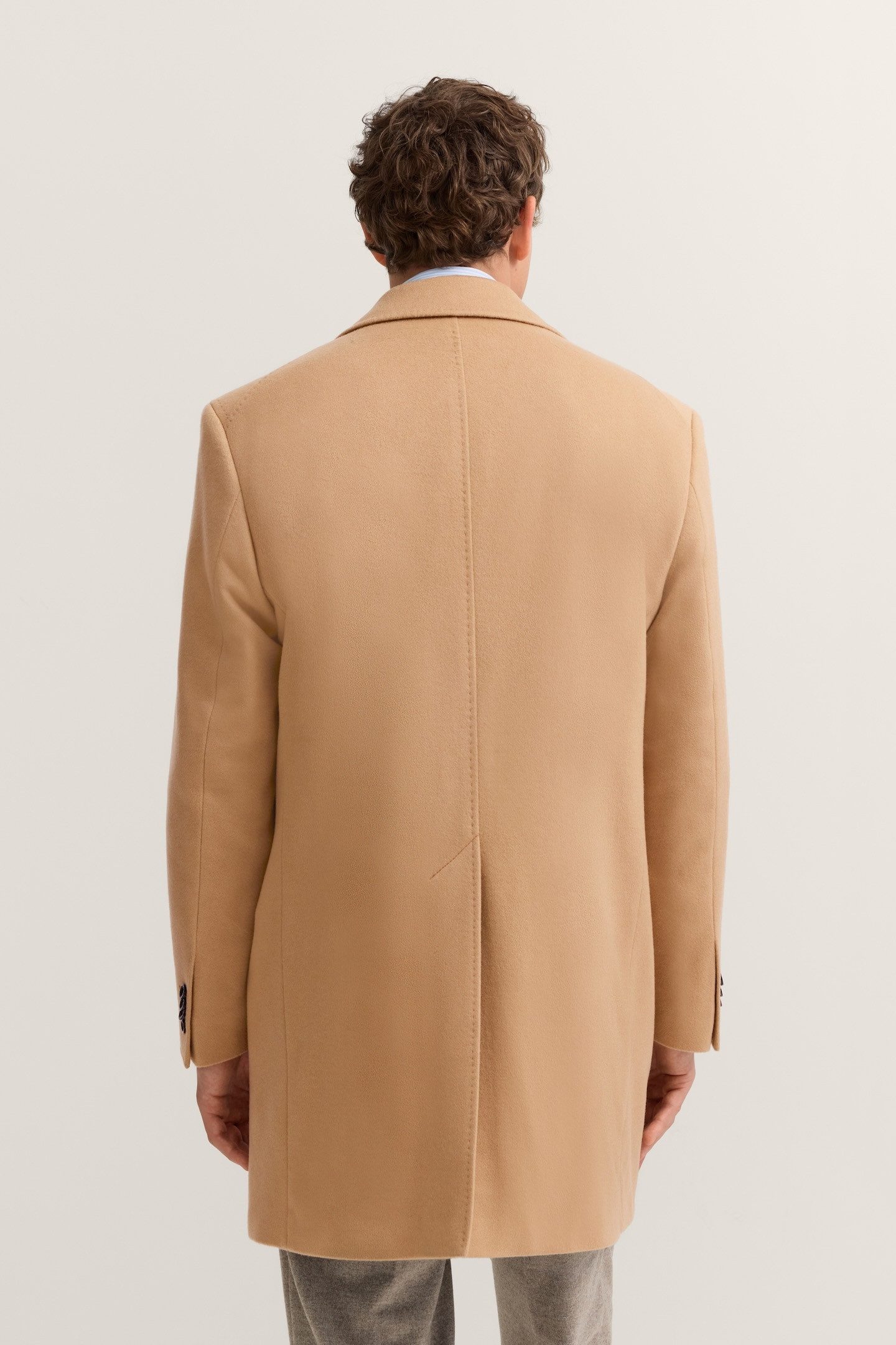 bugatti Kurzmantel Kaschmir im Modern Fit mit Knopfleiste