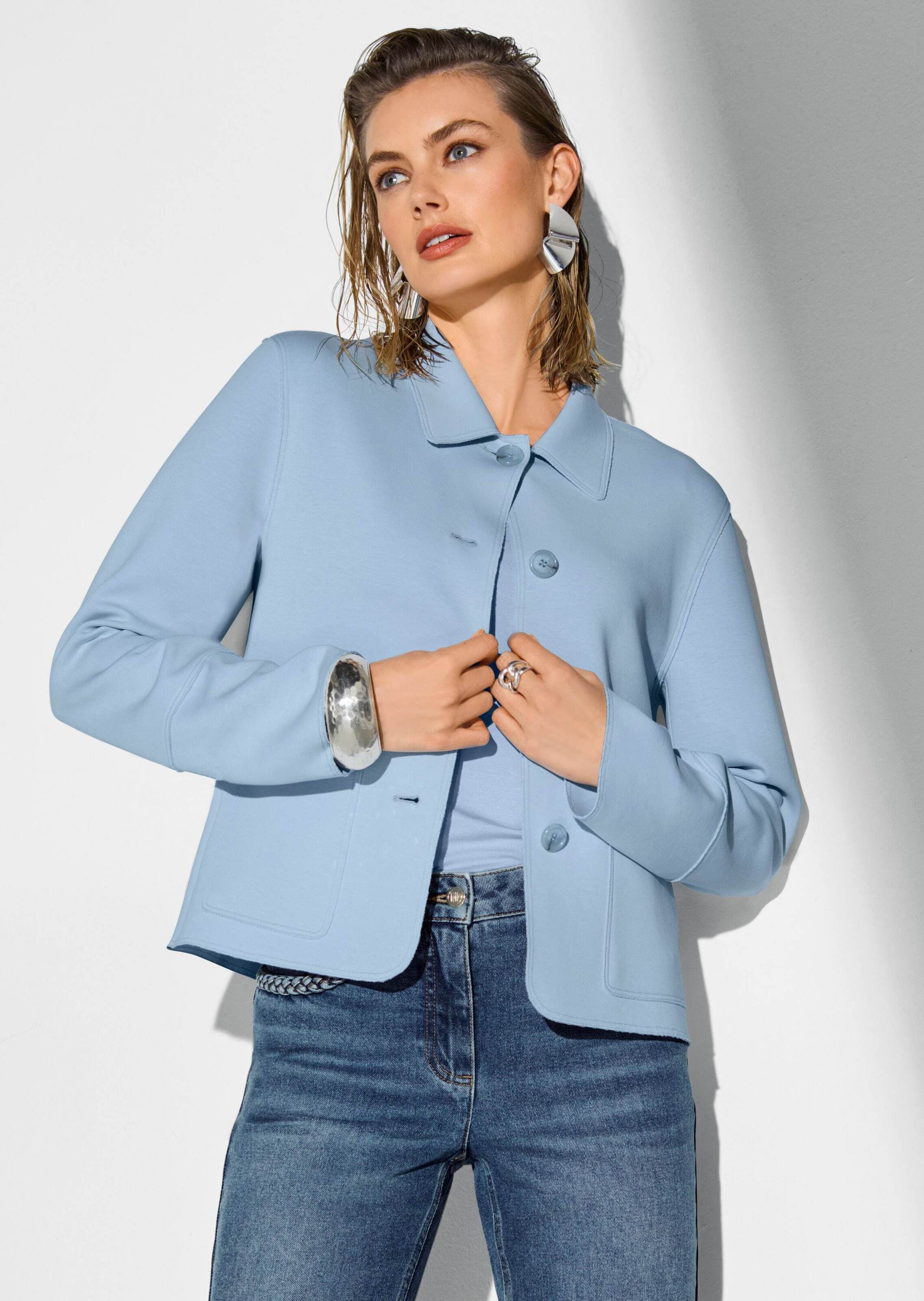 Kurzblazer Moderner Damenblazer mit Hemdkragen