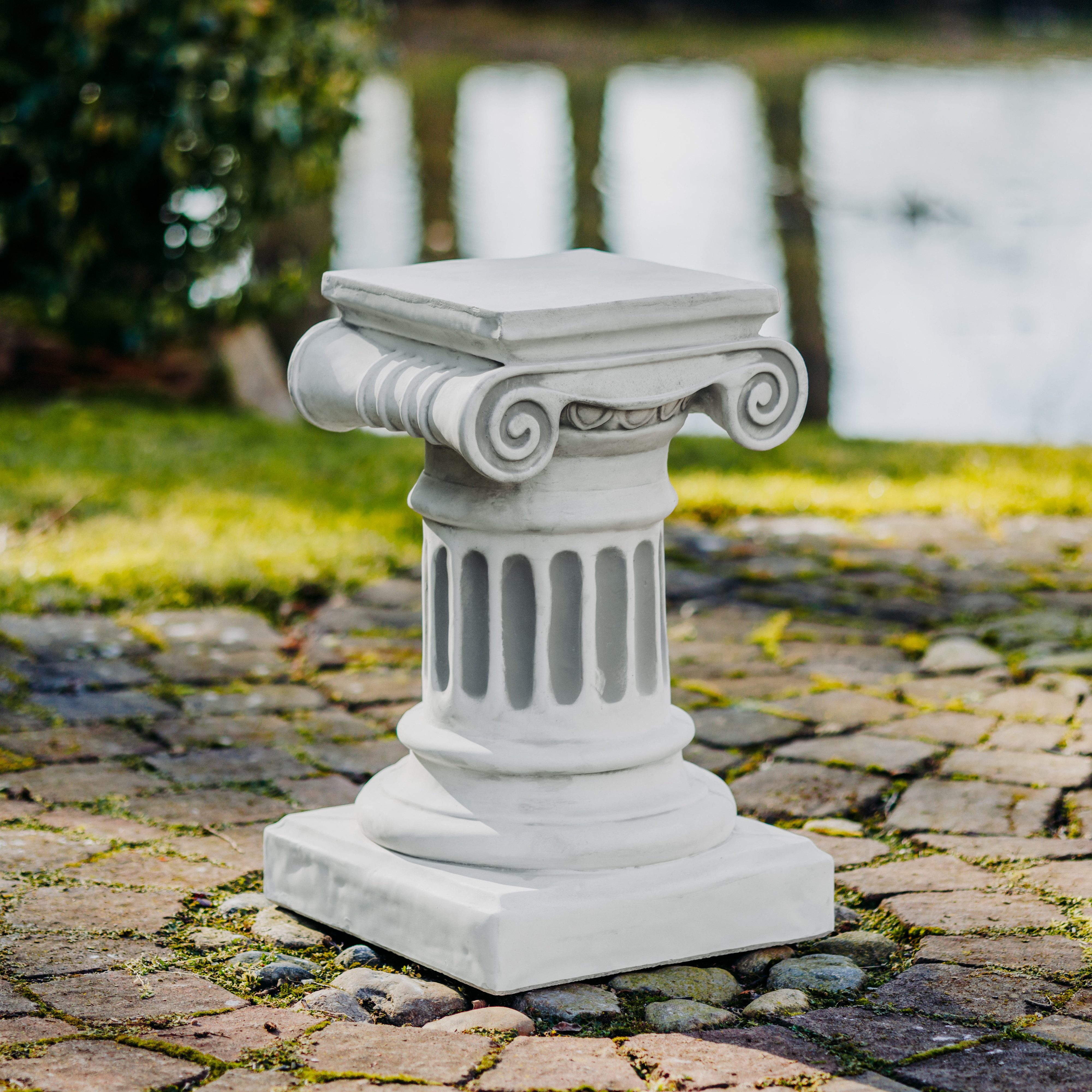 gartendekoparadies.de Gartensockel Ionische Steinsäule Antik Podest Steinguss 56 cm 74 kg, Frostsicher
