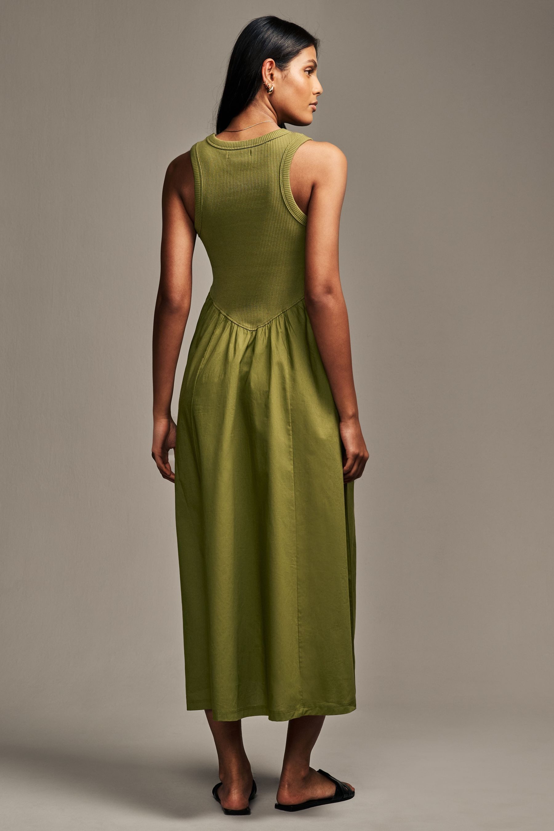 Next Midikleid Ärmelloses Midi-Rippenstrickkleid mit Racerback günstig online kaufen