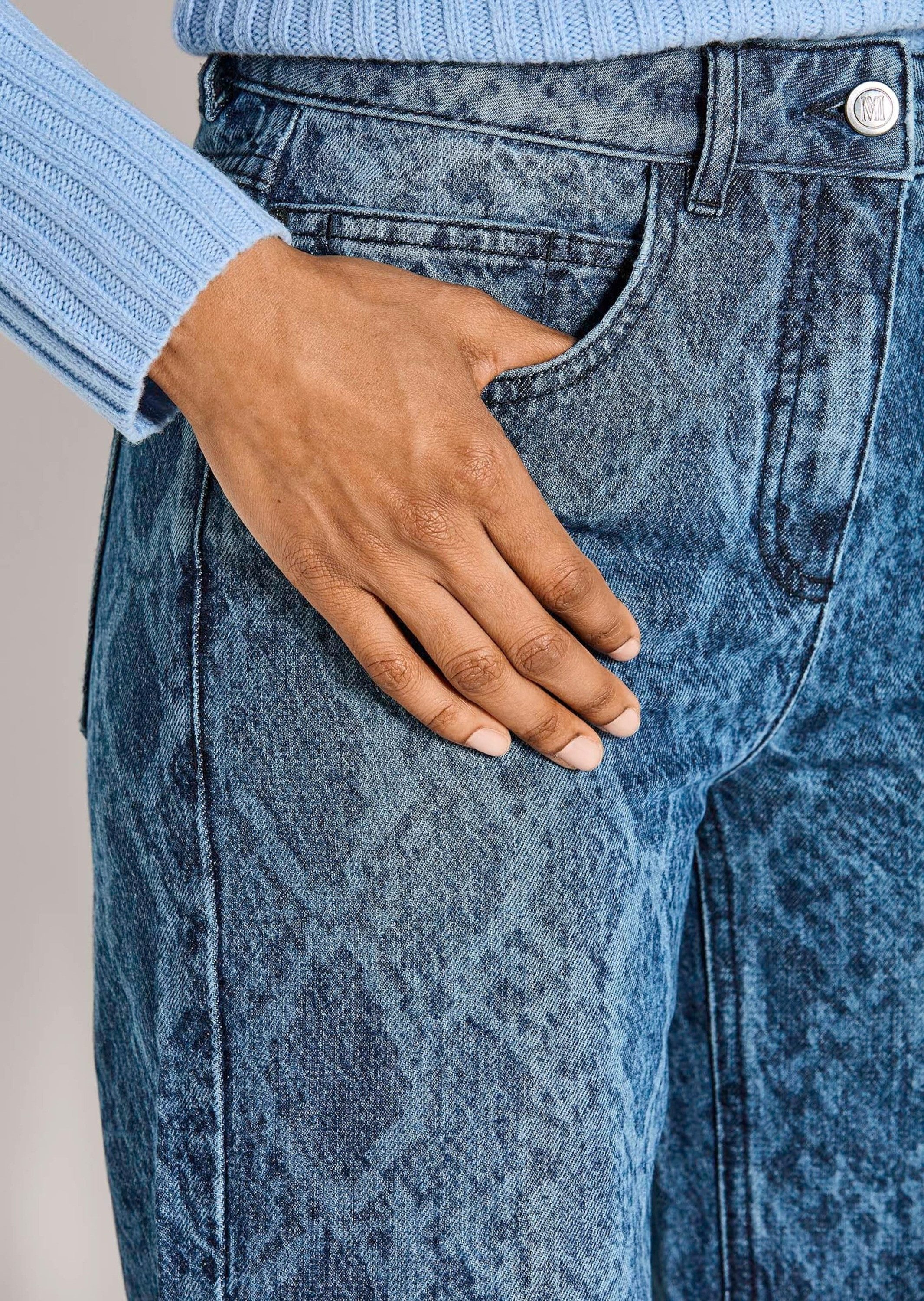 MADELEINE Gerade Jeans Kurzgröße: Culotte-Jeans mit Ornament-Print Weit geschnittene Denim mit einzigartigem Druck, hoher Bund