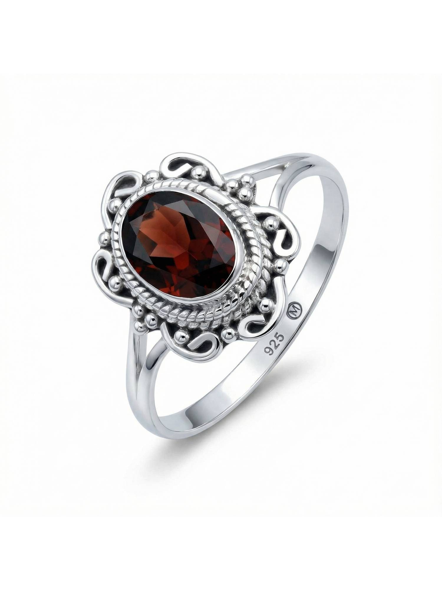 Silberring BANGAWAN aus 925 Silber mit Granat facettiert