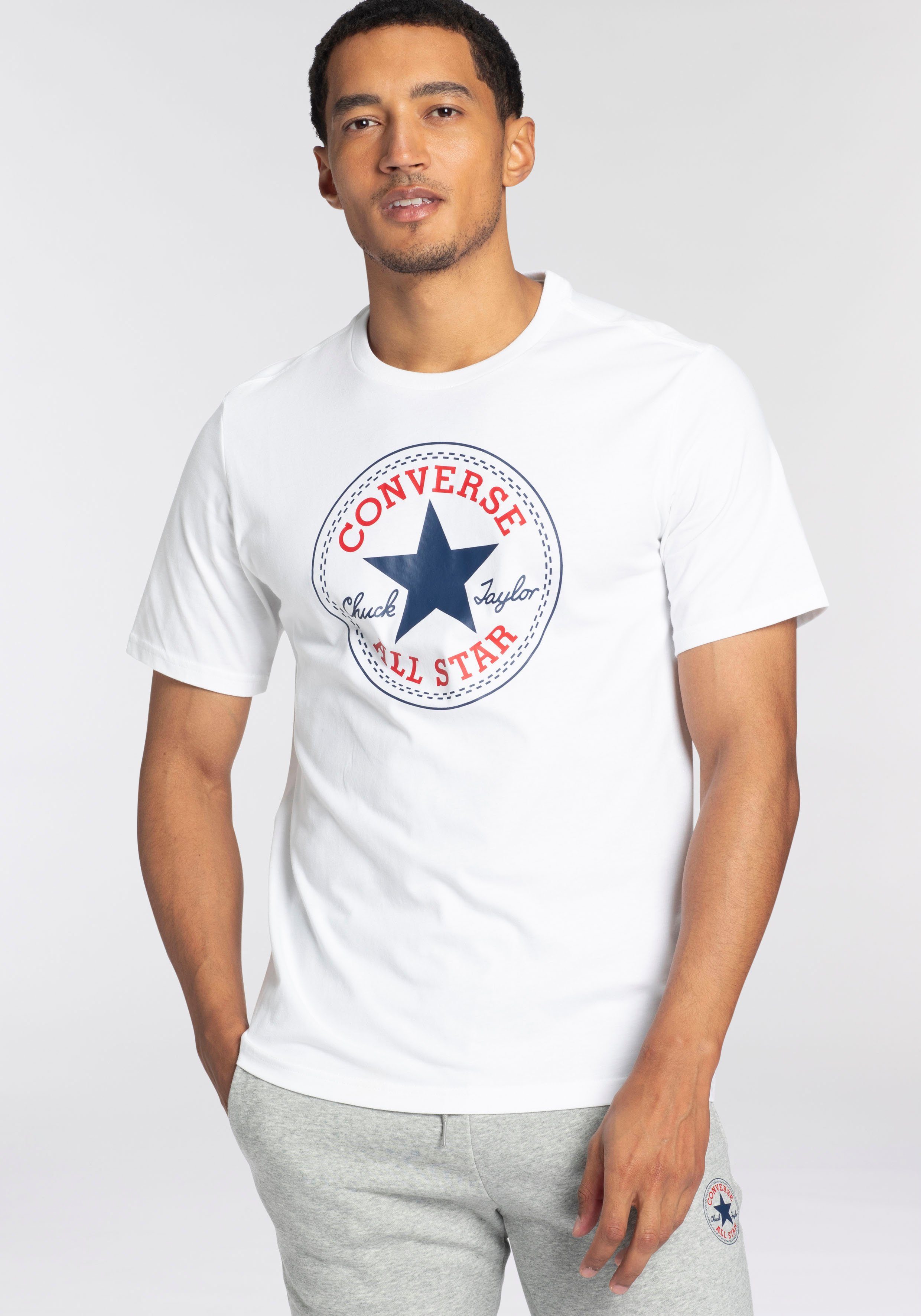 Converse T-Shirt CONVERSE GO-TO CHUCK TAYLOR CLASSIC PATCH TEE (1-tlg) Unisex