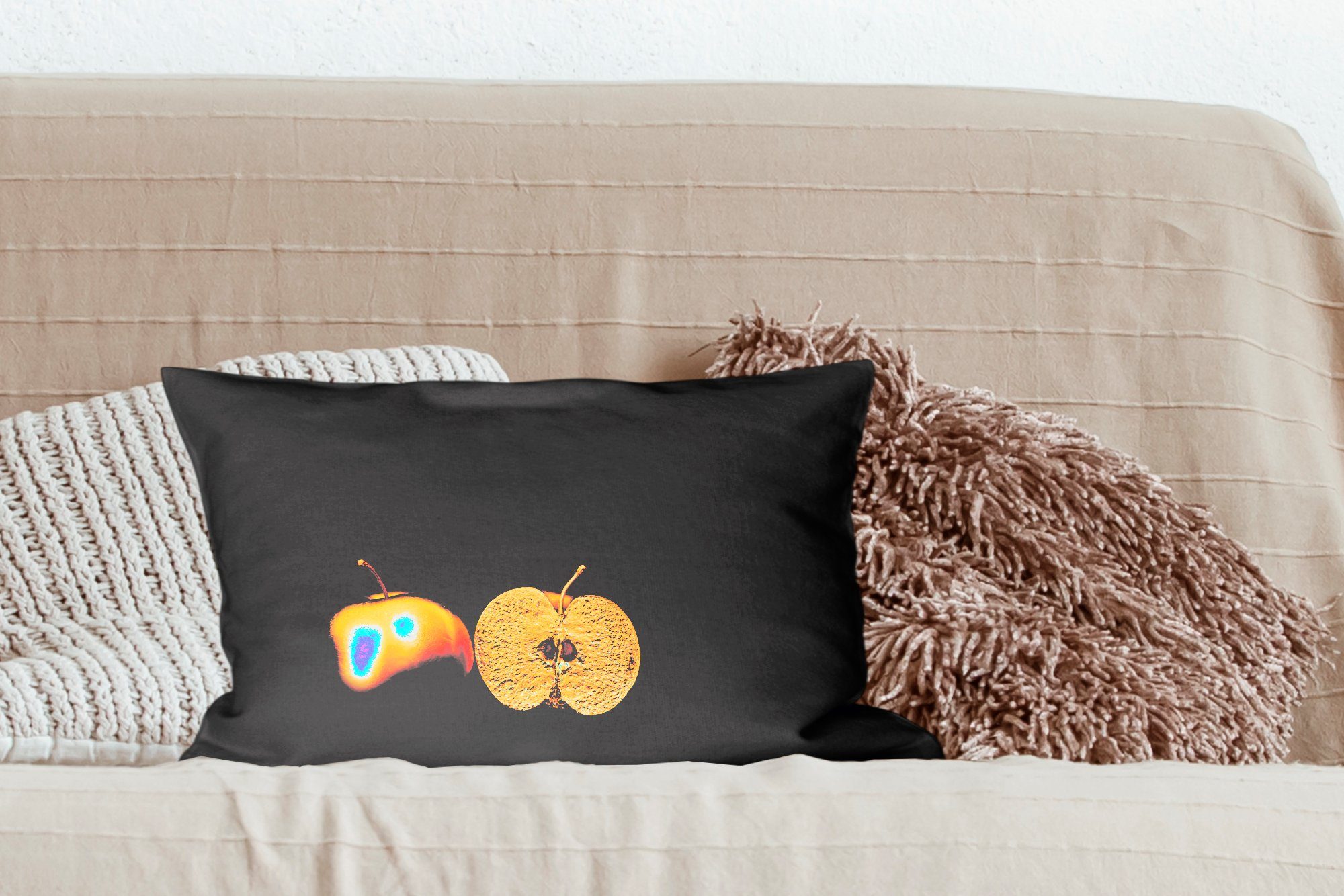 goldenen Füllung, Schlafzimmer Wohzimmer Dekokissen auf mit Dekoration, einem MuchoWow Hintergrund, schwarzem mit Dekokissen Zierkissen, Stilleben Apfel