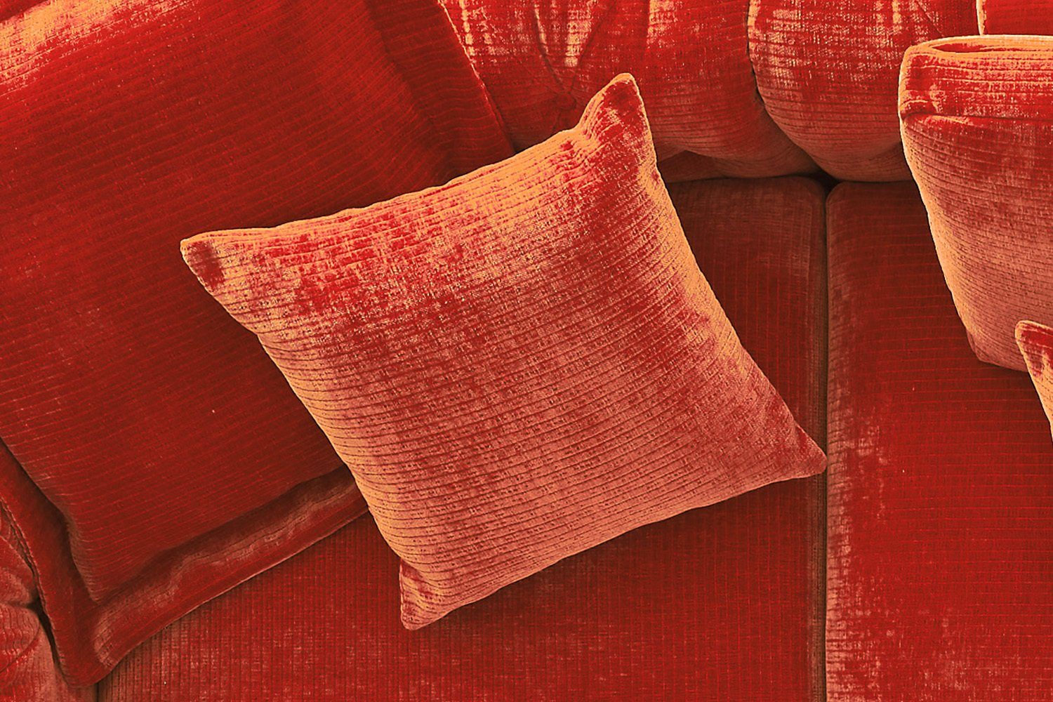 versch. Cord SEPHI, Ausführungen Vintage KAWOLA Farben rot und versch. Dekokissen