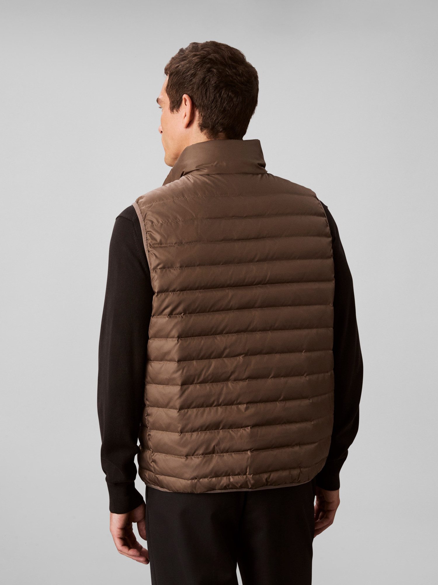Calvin Klein Steppweste SLVLSS LT WT NYLON PUFFER VEST Mit Rundhalsausschnitt
