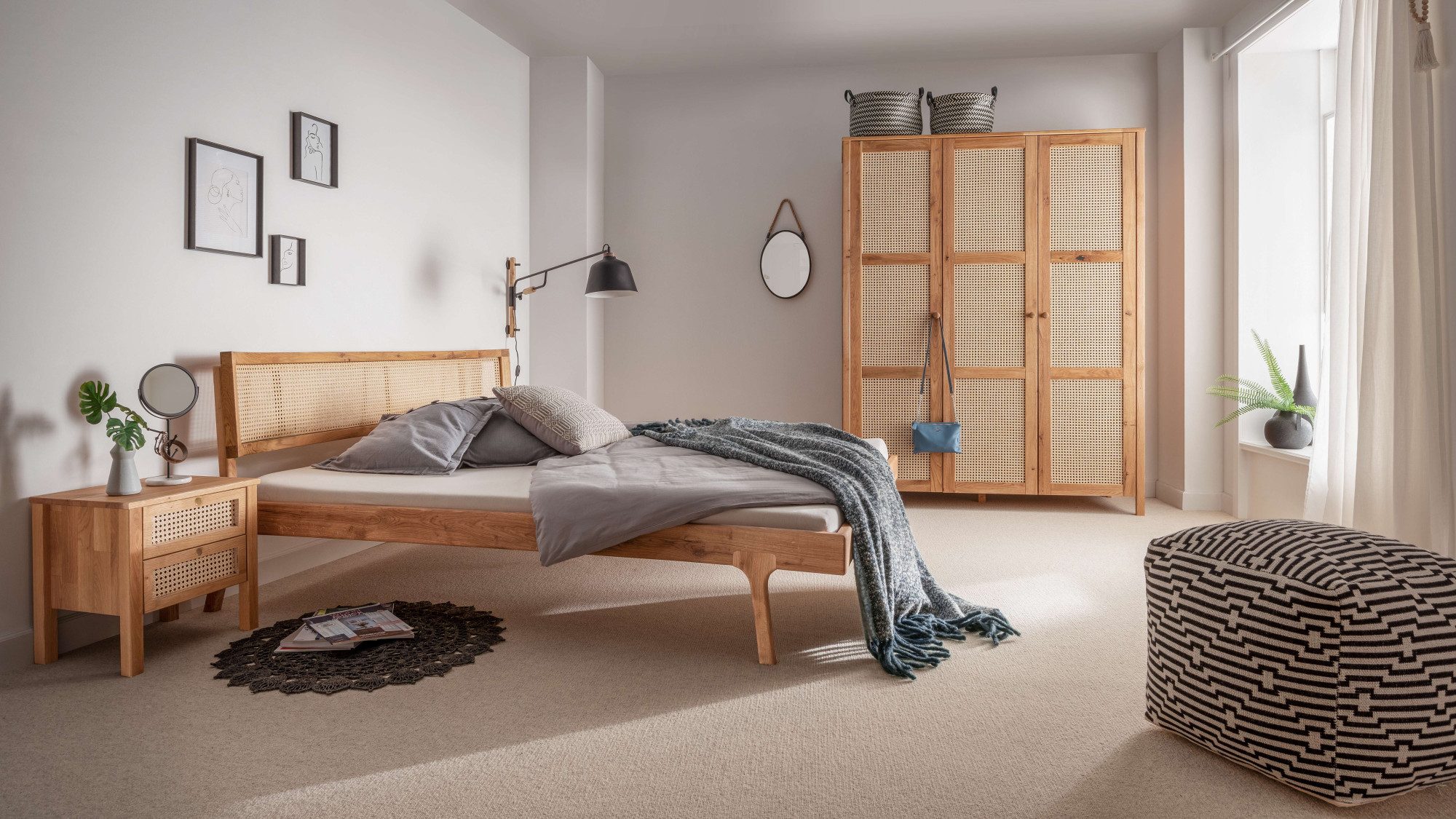 OTTO home Nachtkonsole Hällevik Nachtkonsole, Nachtkommode in hochwertiger Verarbeitung (1 St), Massivholz, Skandinavisches Design, Robust, stabil, FSC zertifiziert