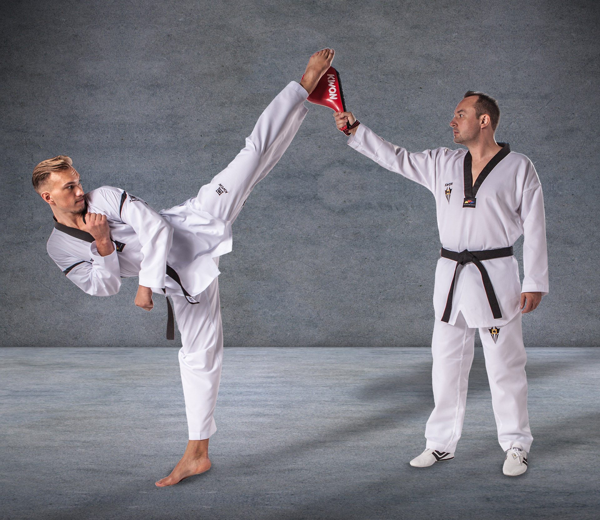 KWON Pratze Doppel Handmitt Rot Taekwondo Double Mitt Schlagkissen Schlagmitt, Klatschgeräusch beim Schlagen, 42 cm, Für Kinder und Erwachsene