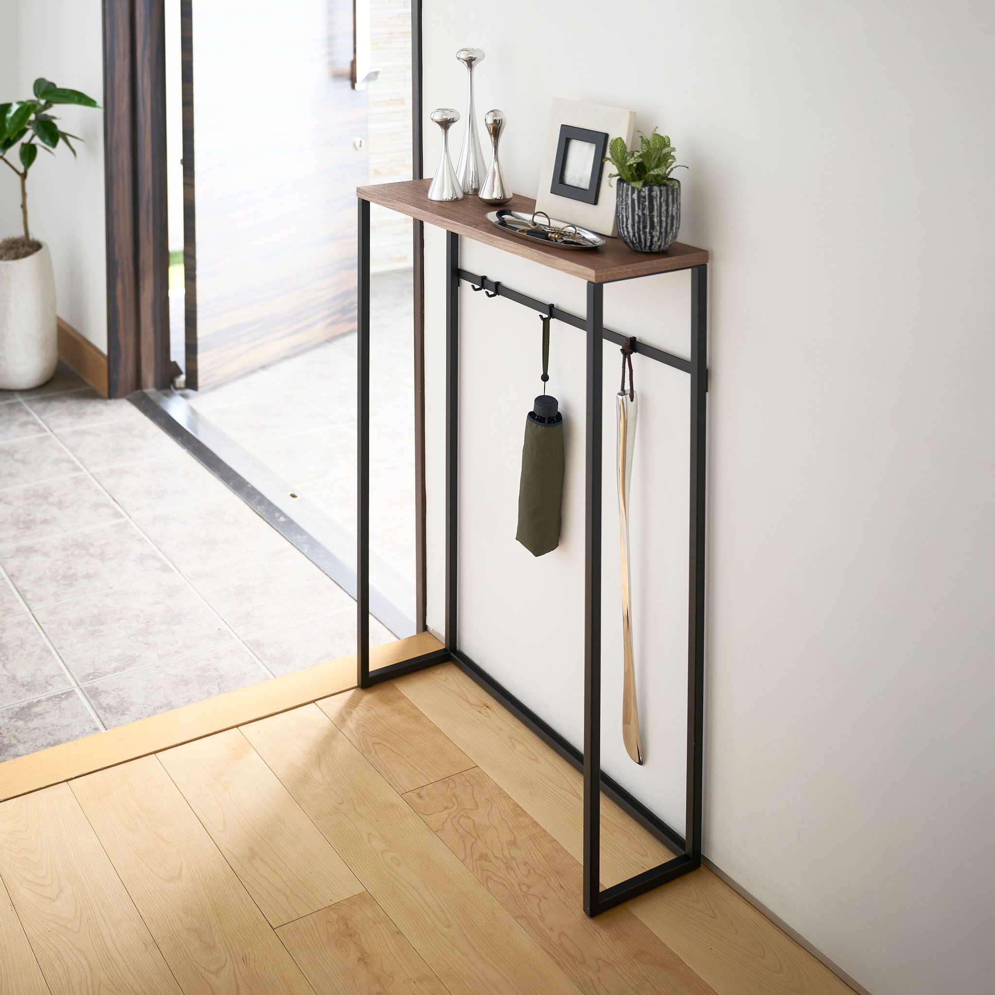 Yamazaki Konsolentisch TOWER Konsolentisch, Stahl / Holz, minimalistisch, 60 x 18,5 x 80,5cm (L x B x H)