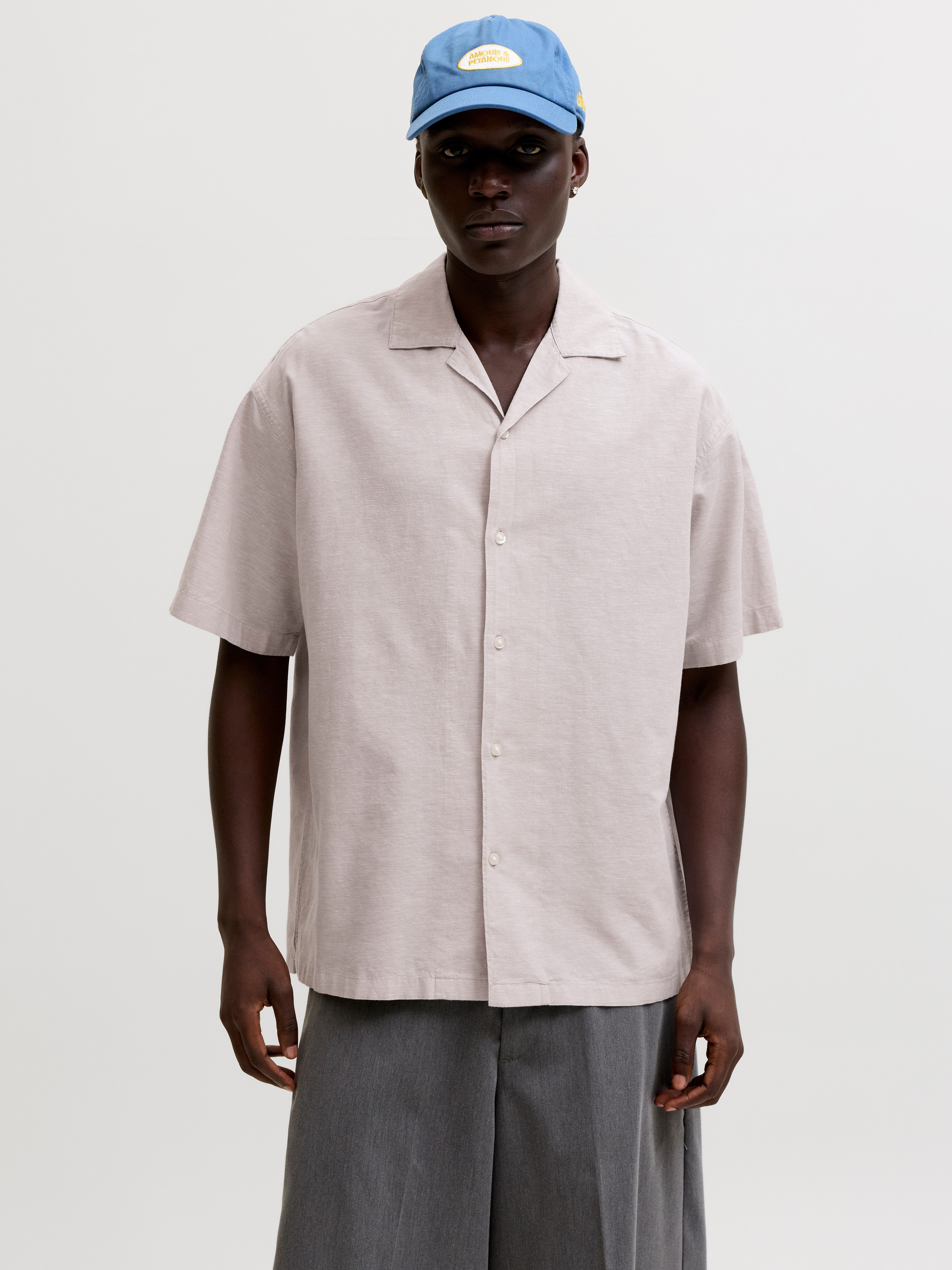 Jack & Jones Kurzarmhemd JJEBREEZE LINEN BLEND RESORT SHIRT SS SN mit Knopfleiste