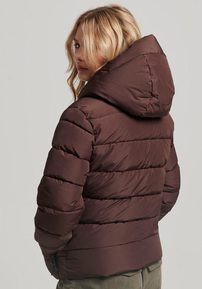 Superdry Steppjacke HOODED SPIRIT aus SPORTS Oak Brown wasserabweisendem PUFFER Dark Material