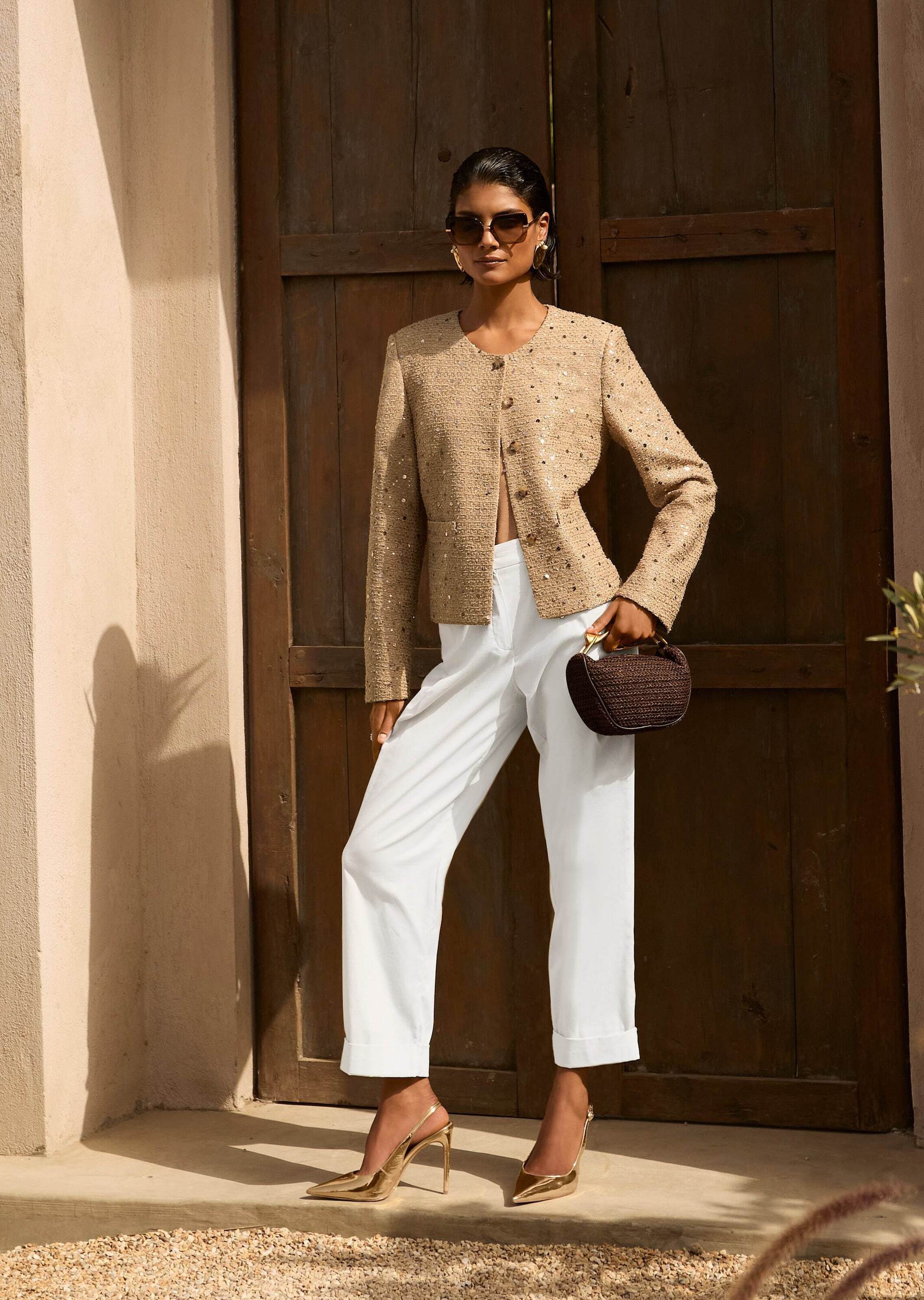 MADELEINE Kurzblazer Glanzblazer mit Pailletten Eleganter Einreiher mit Rundhals, Leistentaschen und Langarm