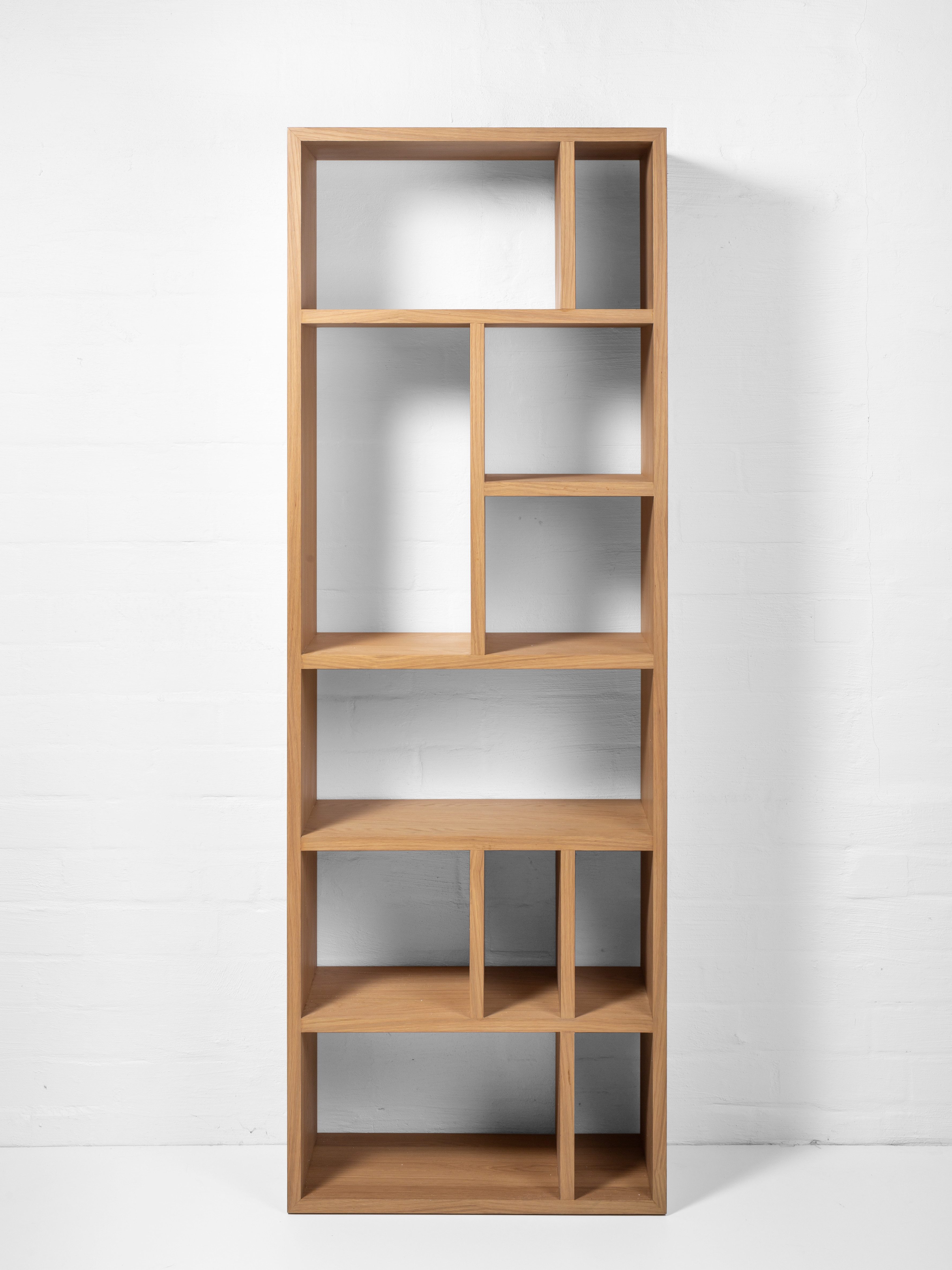 Woodek Design Bücherregal BERGEN 70 aus Eichenfurnier, natur, matt lackierte Oberfläche, vielseitig kombinierbar 1-tlg., Breite 70 cm, Tiefe 35 cm, Höhe 200 cm